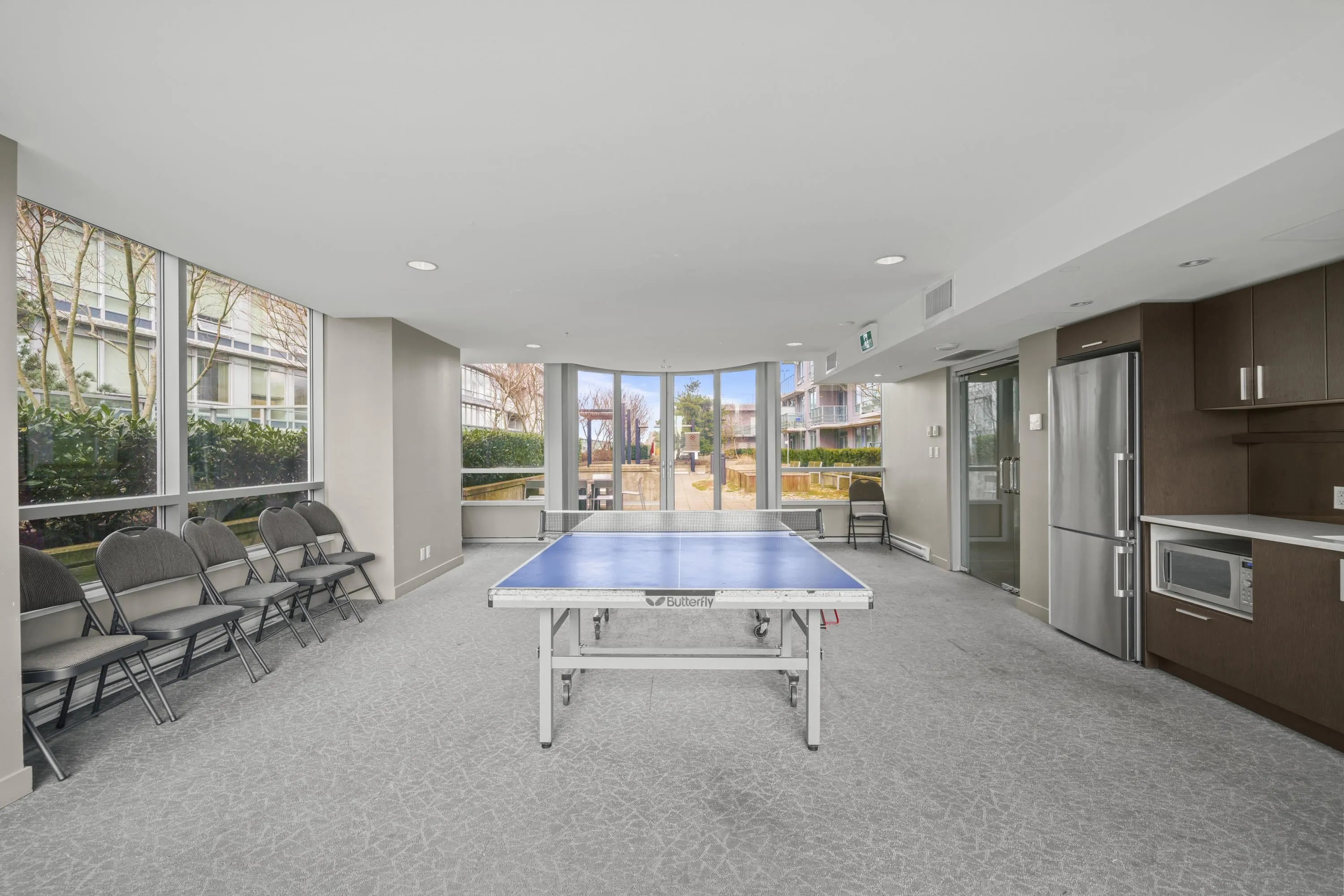 805 5599 Cooney Road