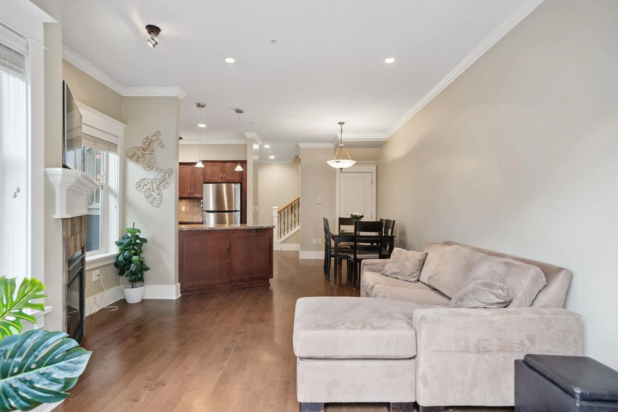 49 E 13th Avenue