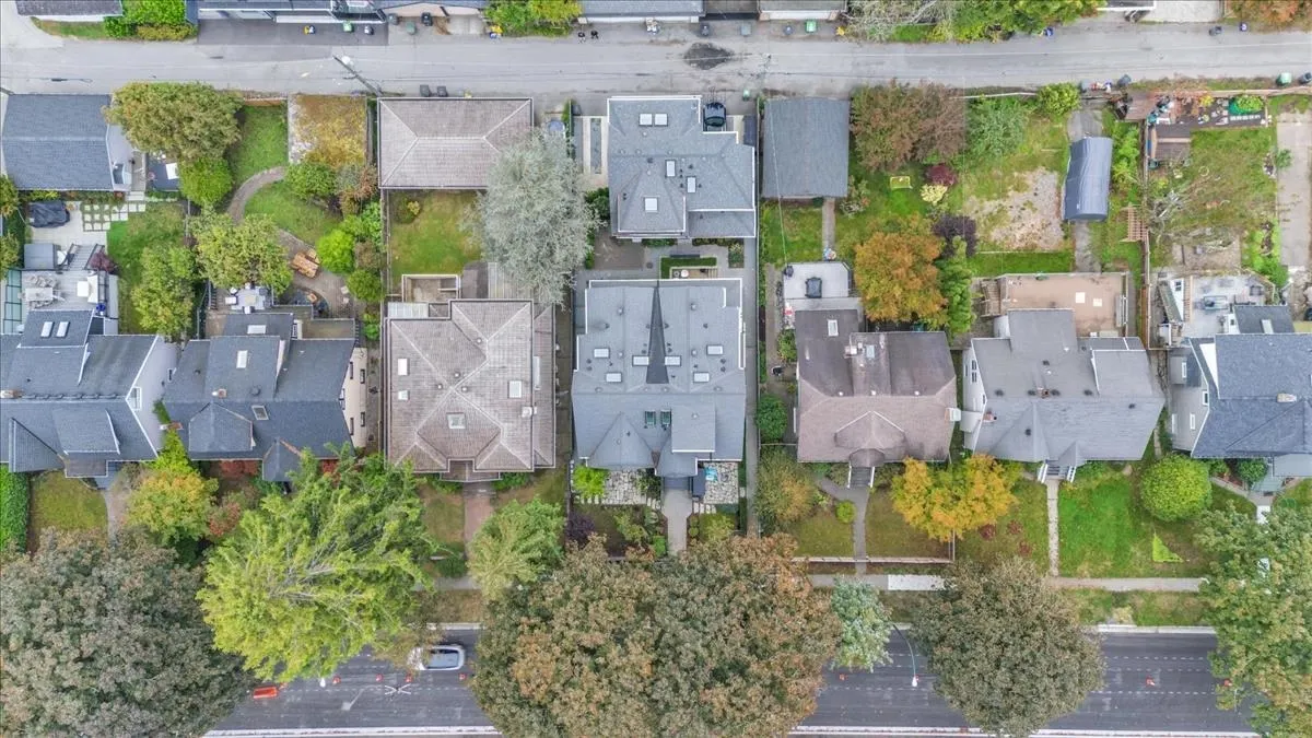 3255 W King Edward Avenue