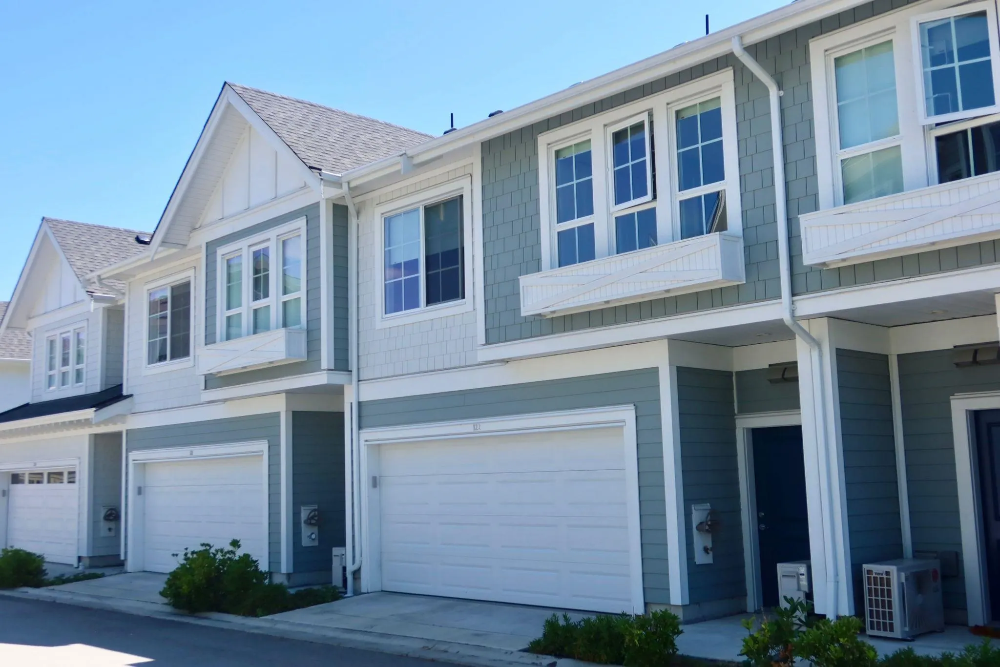 122 5311 Admiral Way