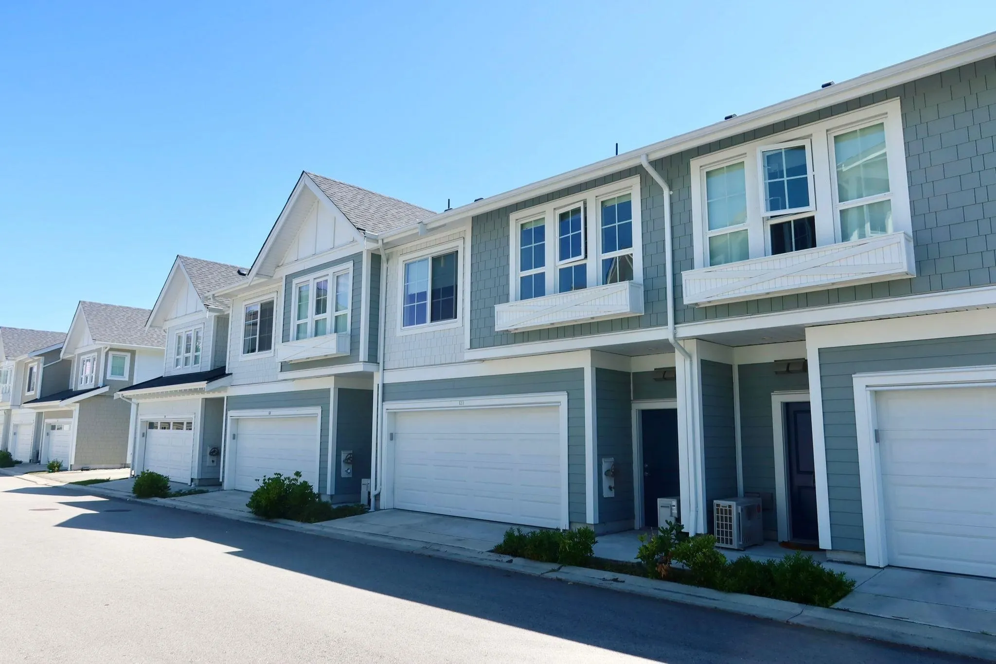 122 5311 Admiral Way