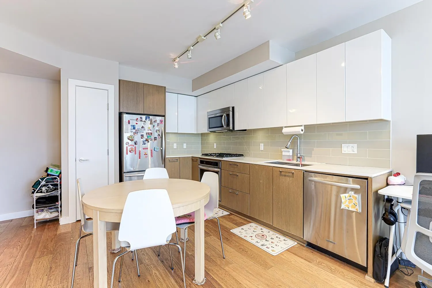 1001 6951 Elmbridge Way