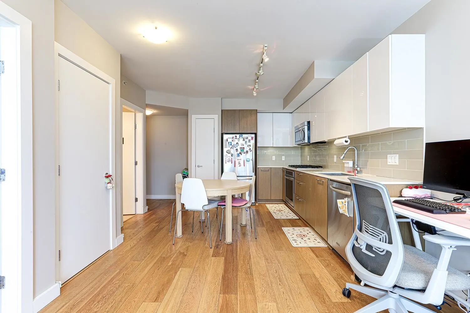 1001 6951 Elmbridge Way