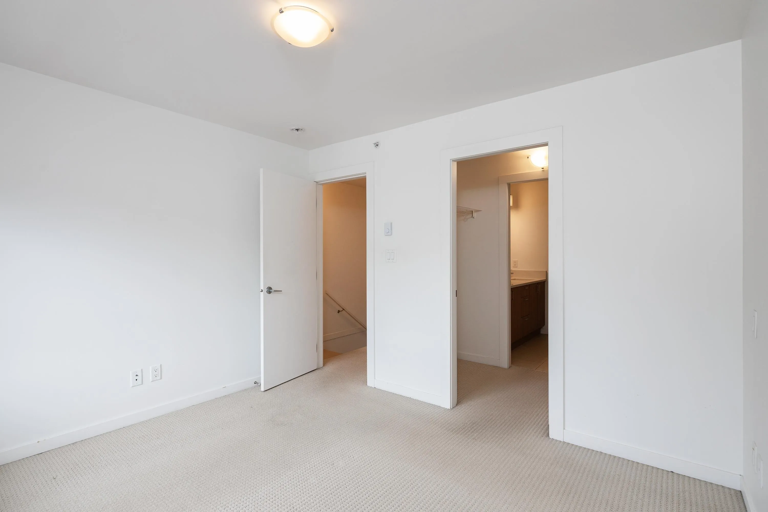 2 1188 Wilson Crescent