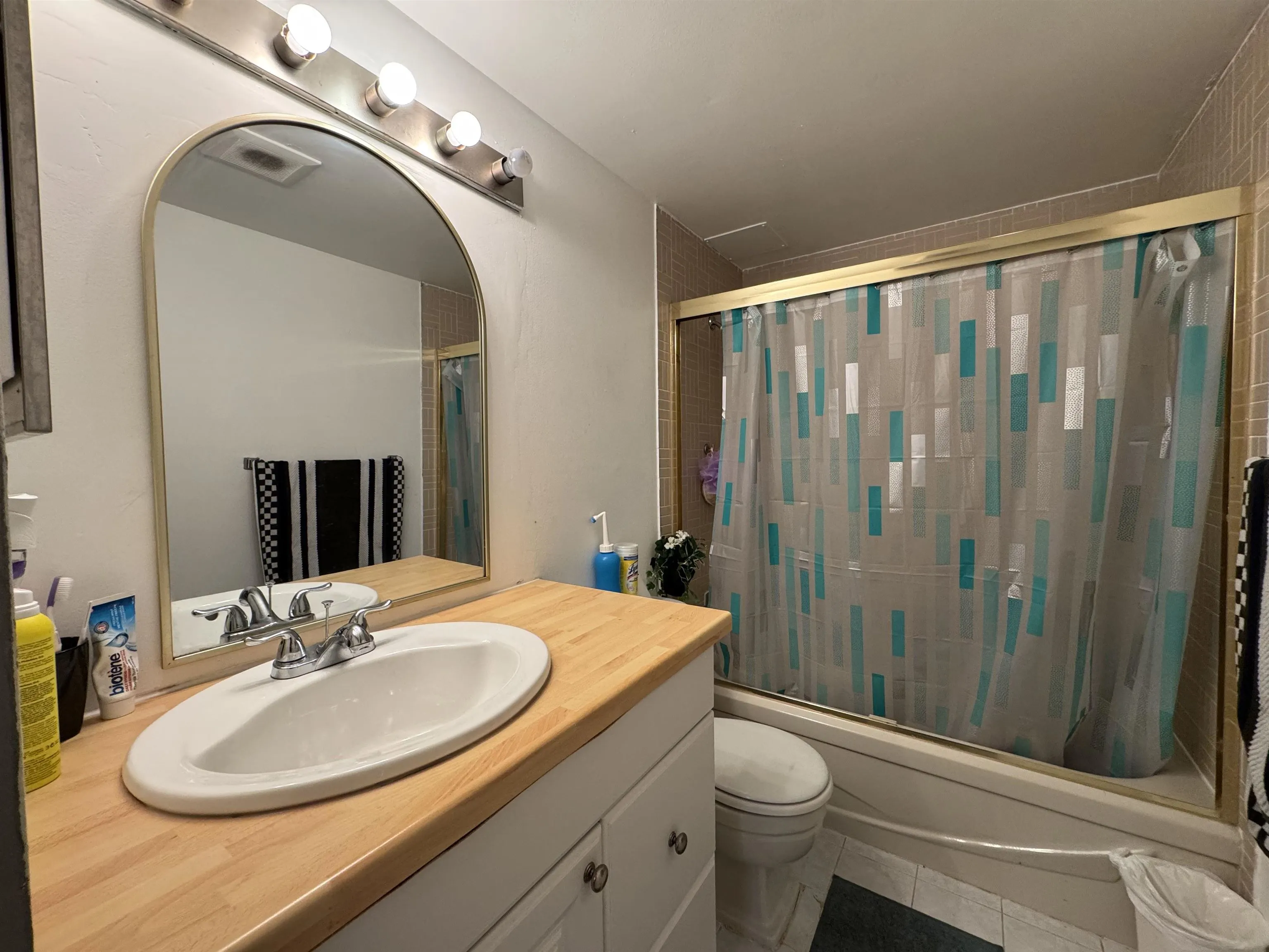 210 9320 Parksville Drive