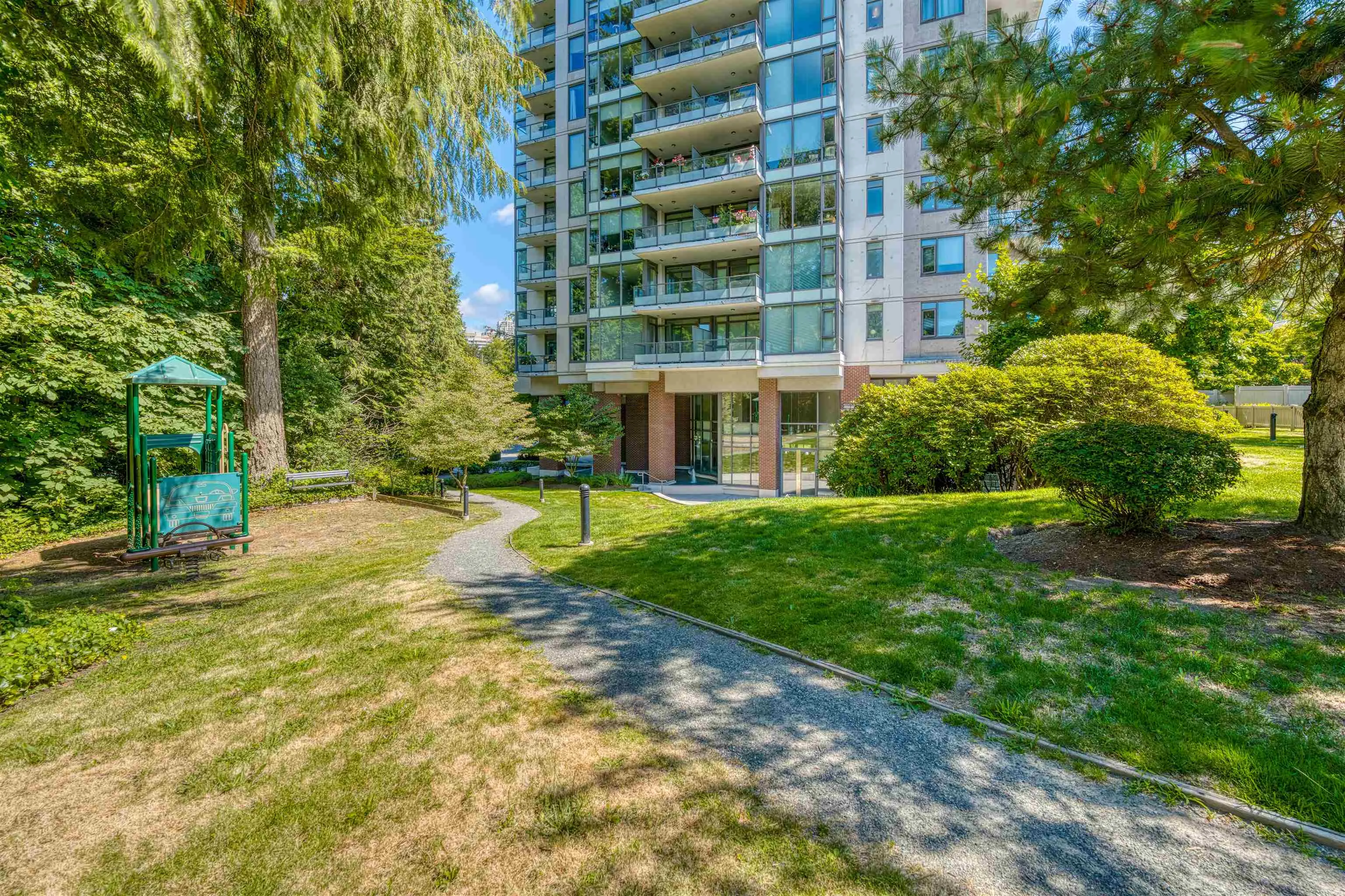 1208 7088 18th Avenue