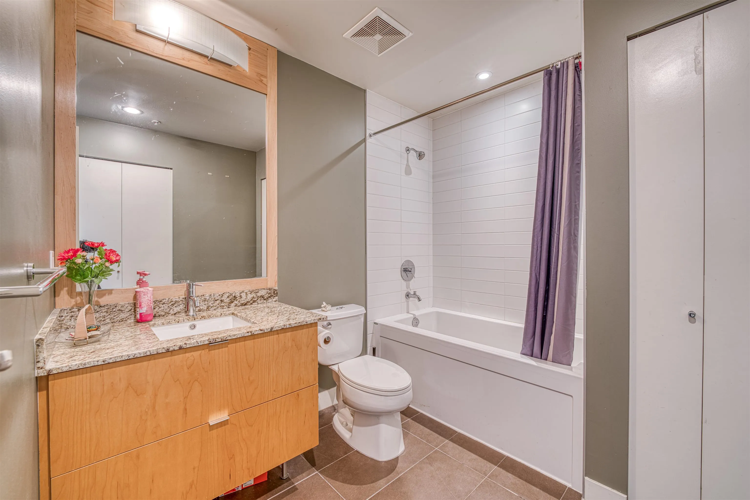 1208 7088 18th Avenue