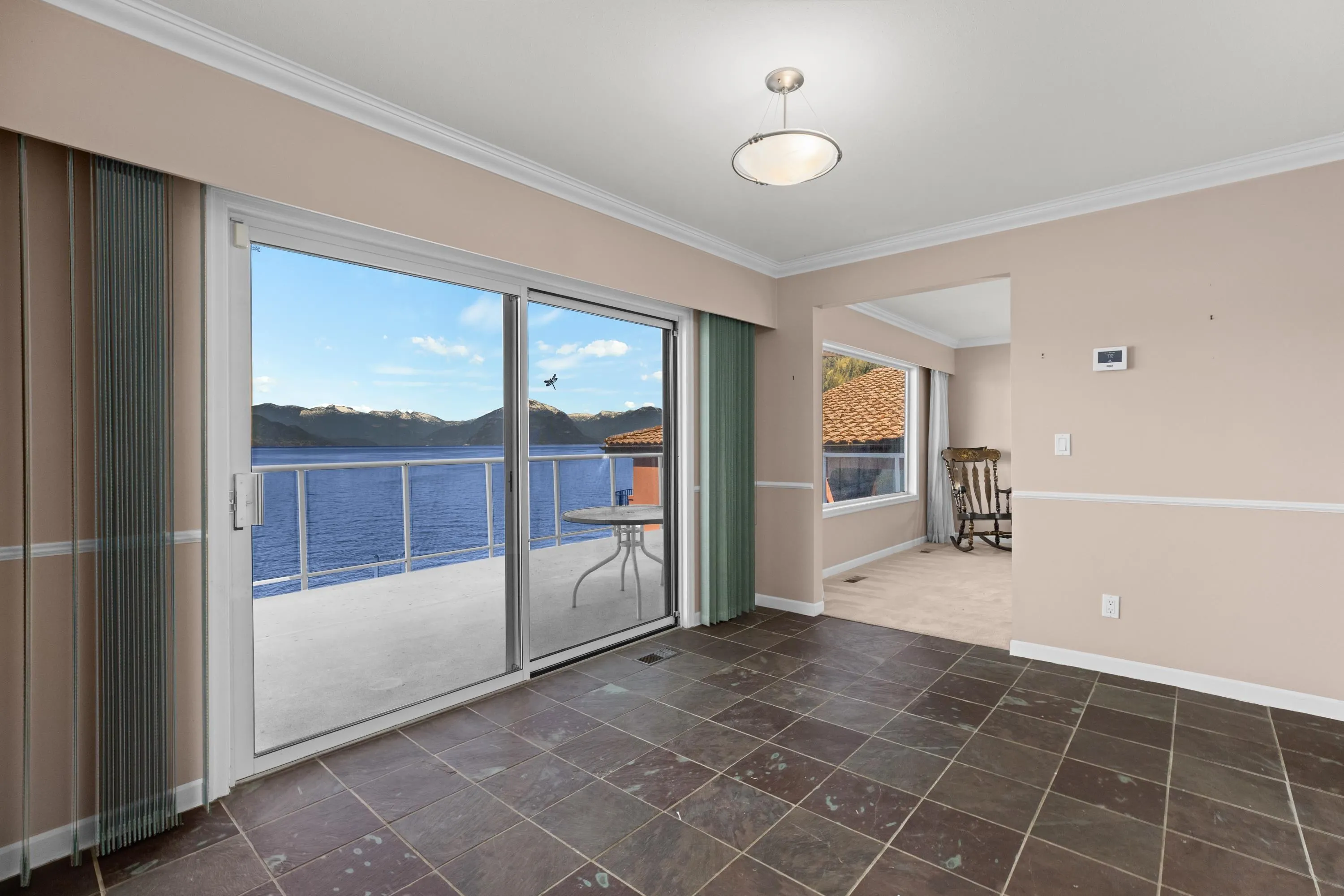 4 Strachan Point Road