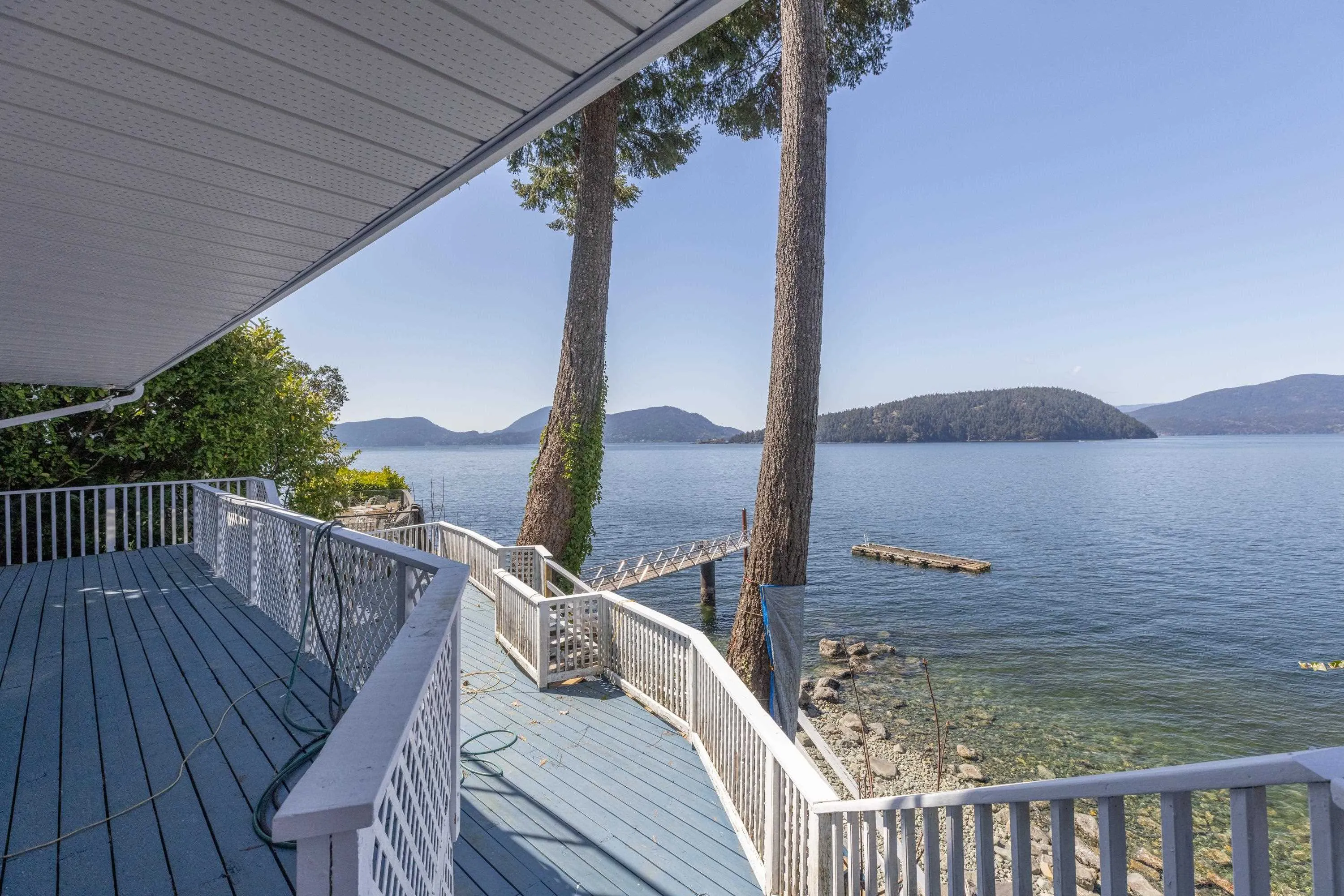4 Strachan Point Road