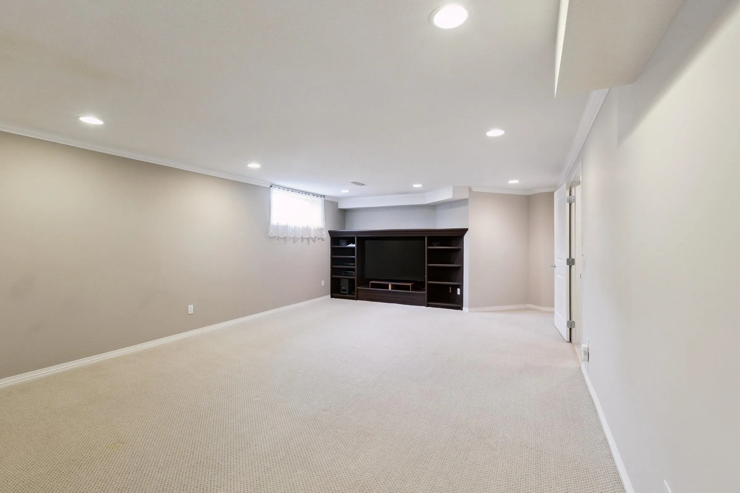 63 16995 64 Avenue
