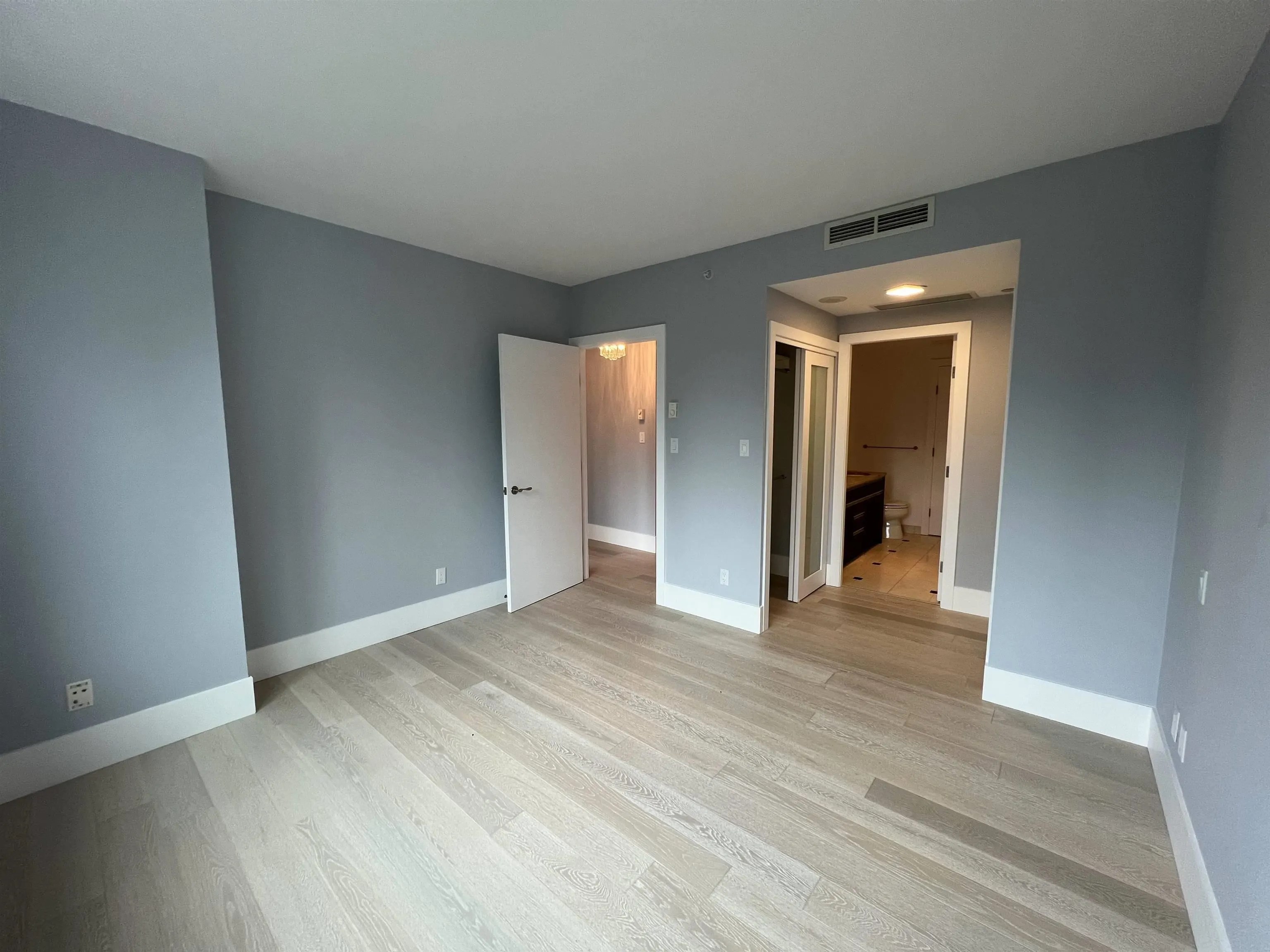1204 323 Jervis Street