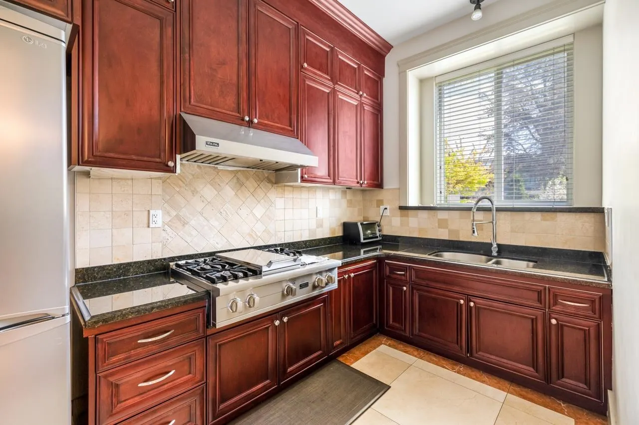 8511 Sunnywood Drive