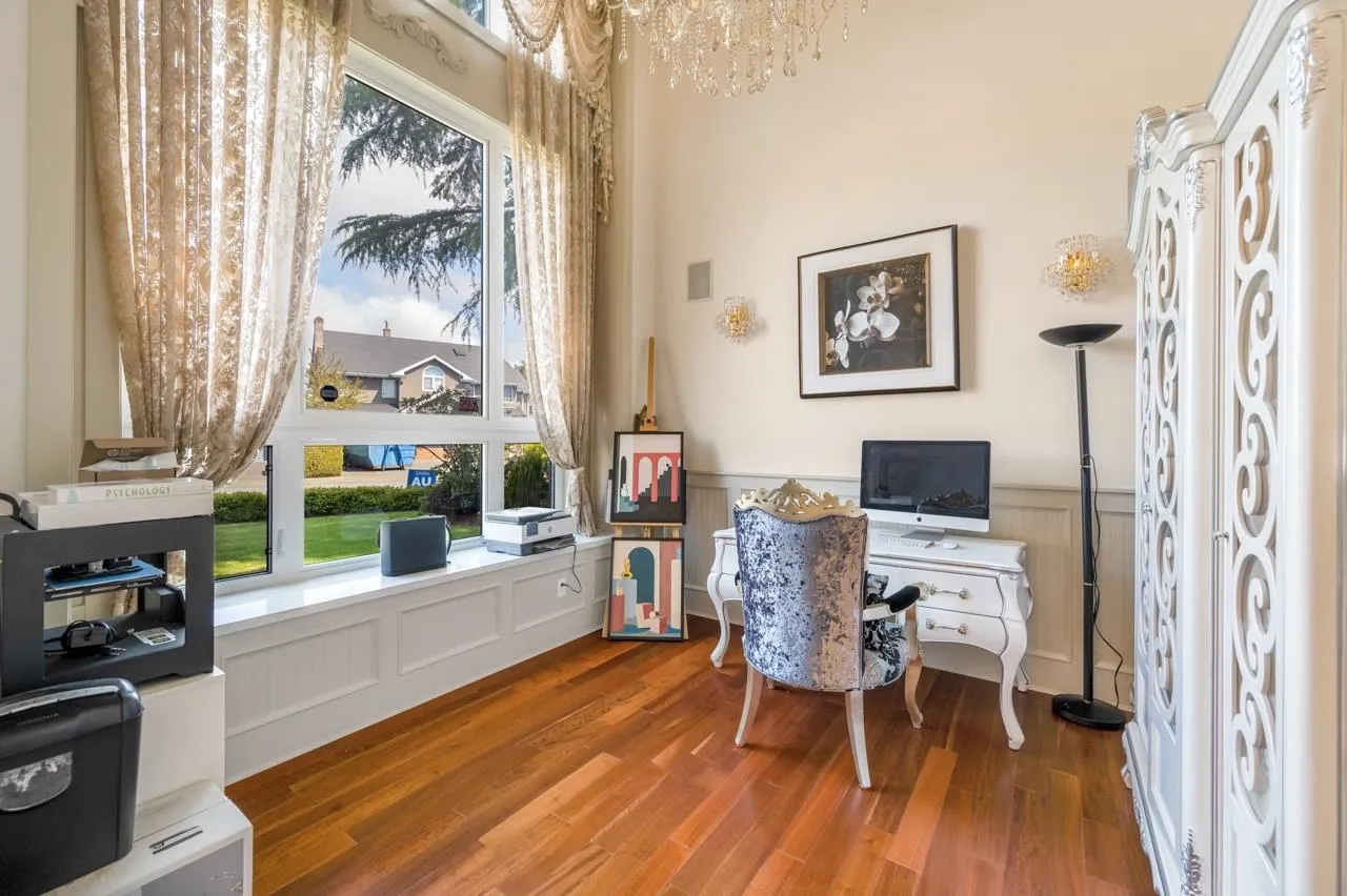 8511 Sunnywood Drive