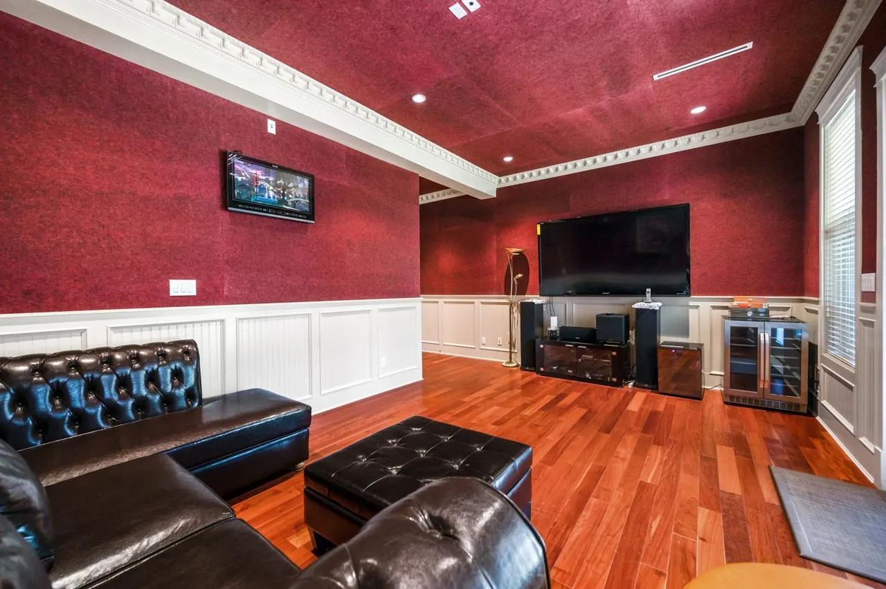 8511 Sunnywood Drive