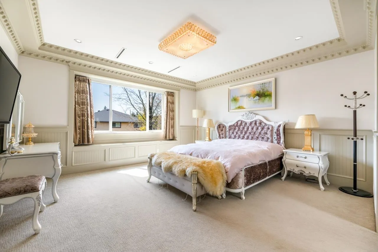 8511 Sunnywood Drive