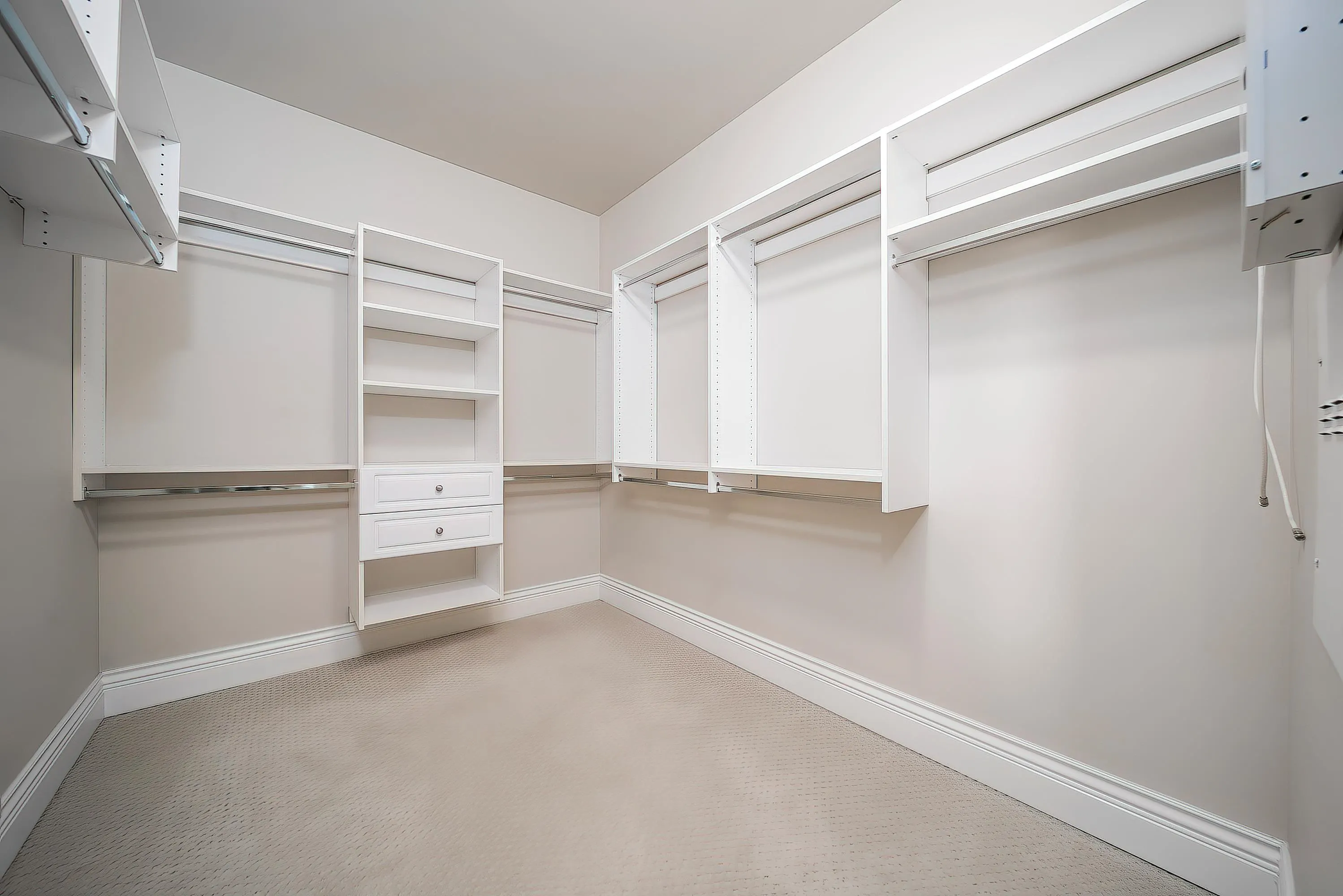7600 Lancing Court