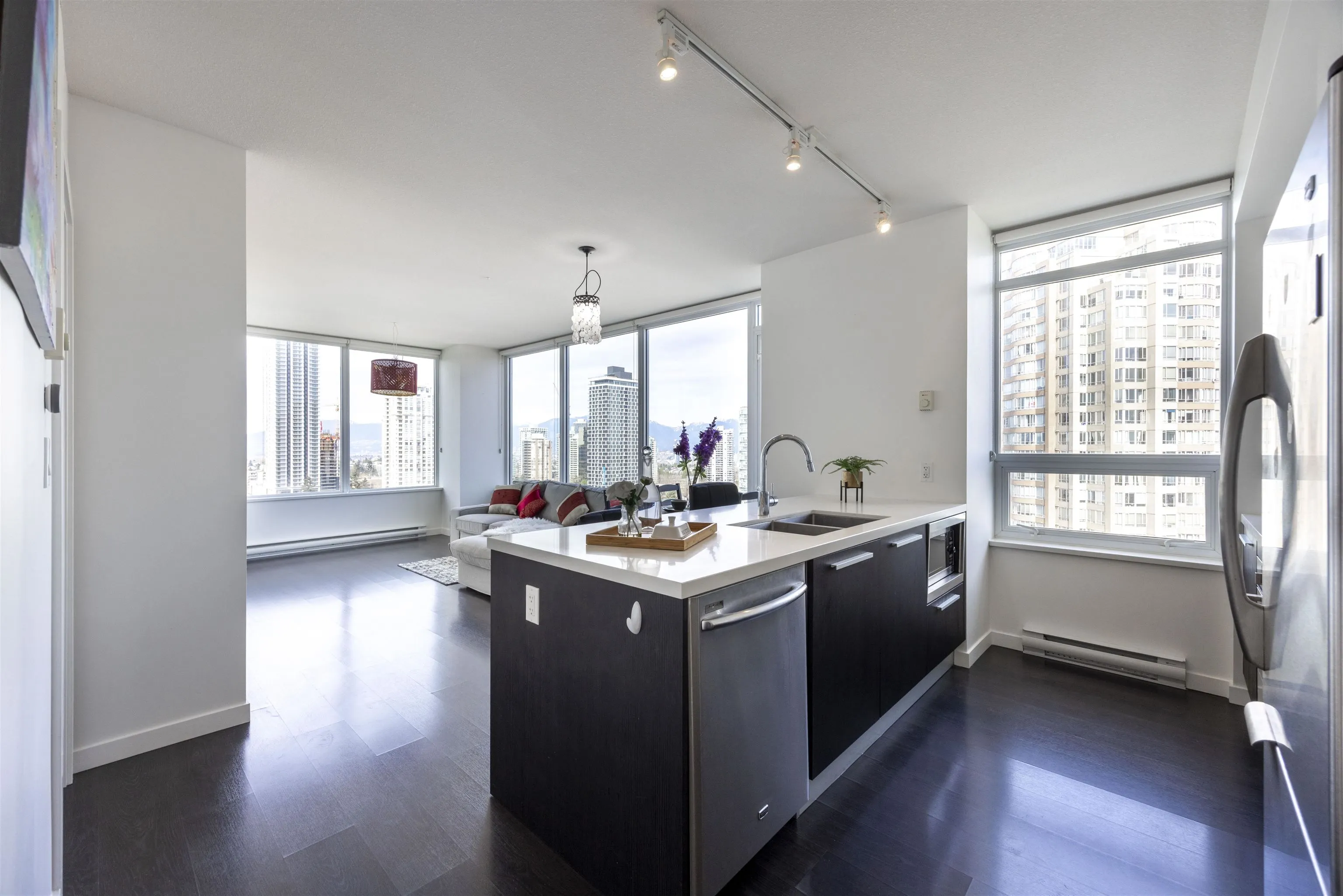 1709 6333 Silver Avenue