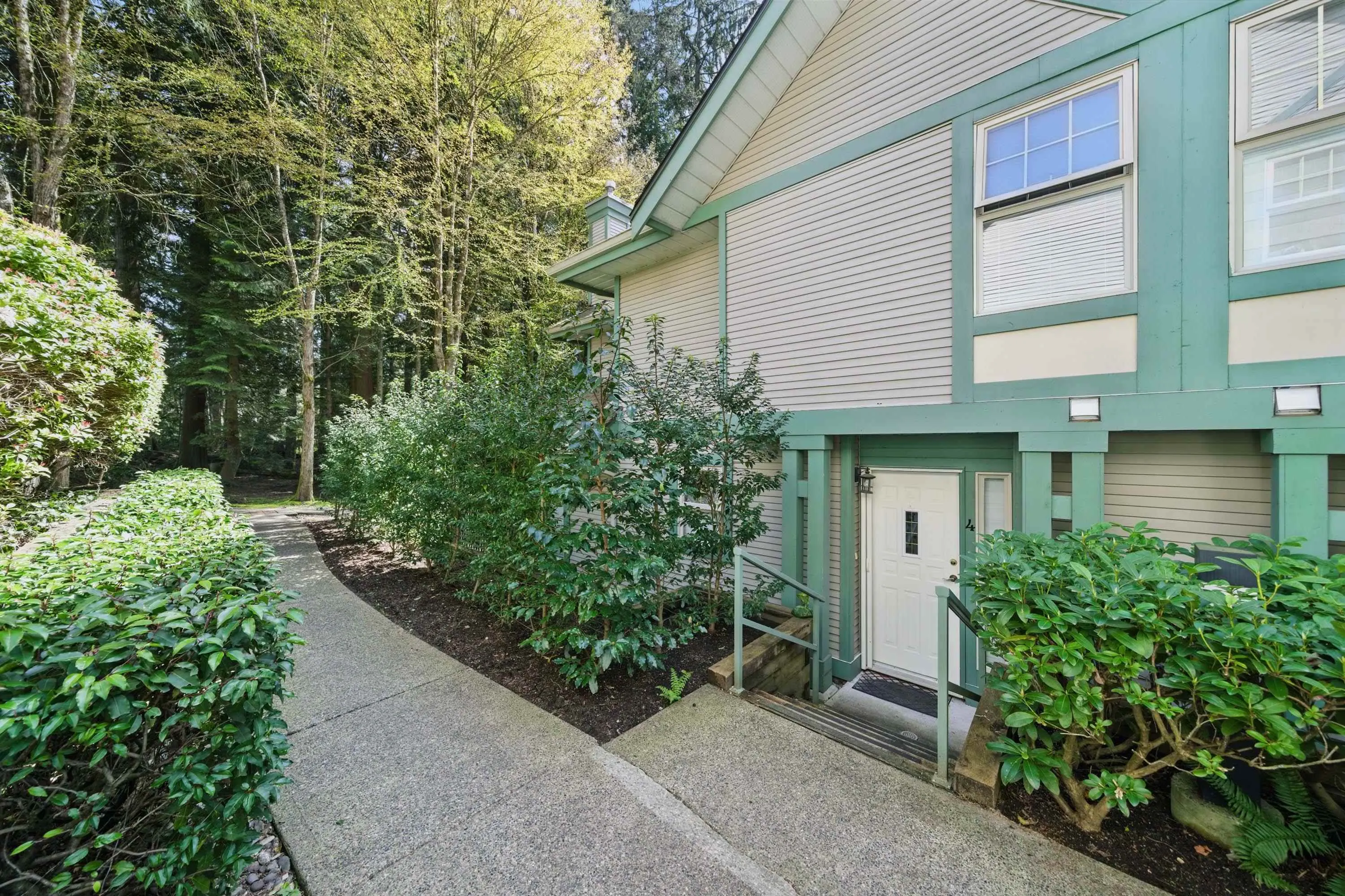 4 65 Foxwood Drive