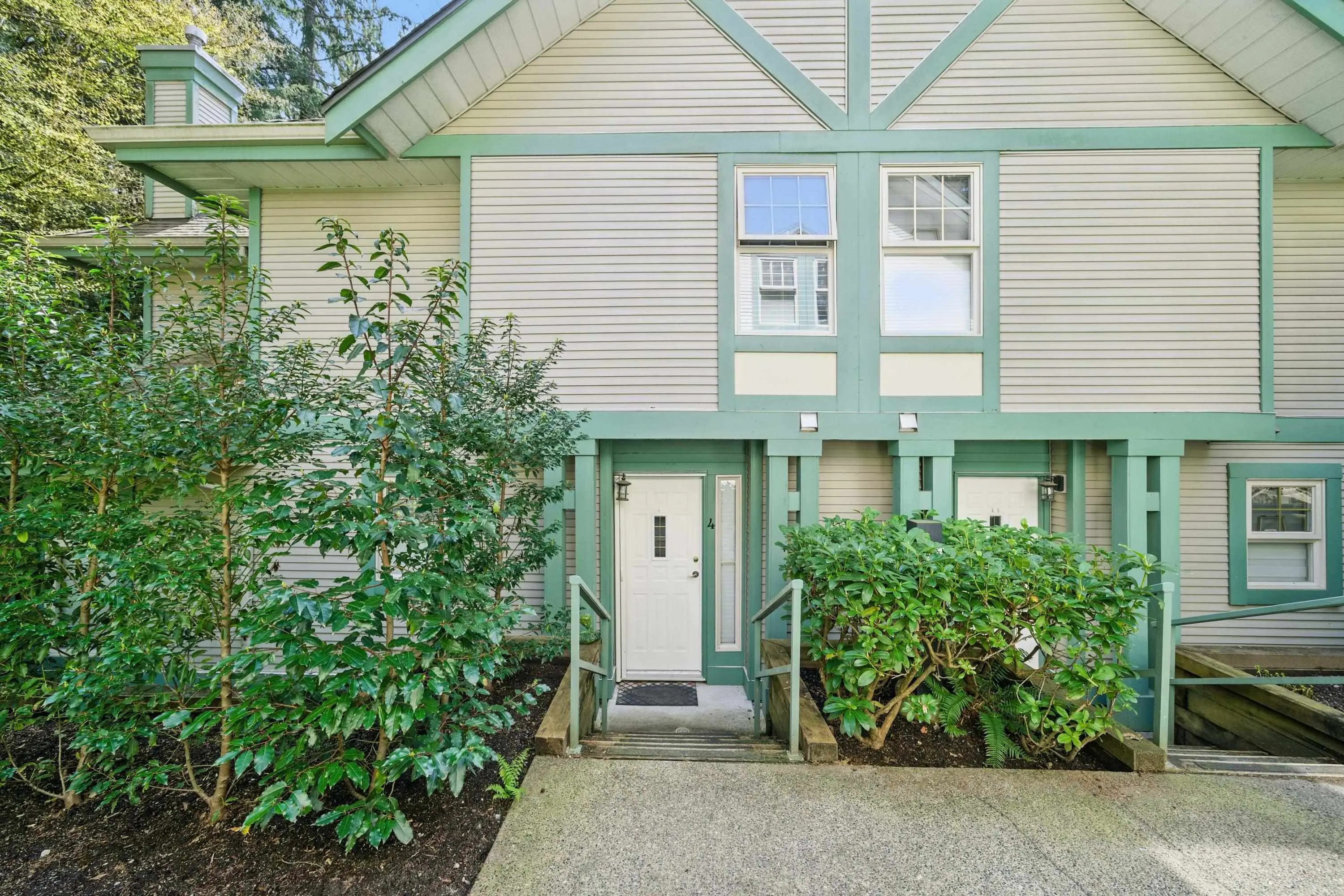 4 65 Foxwood Drive