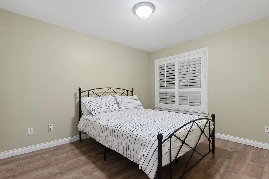 2517 Marine Drive