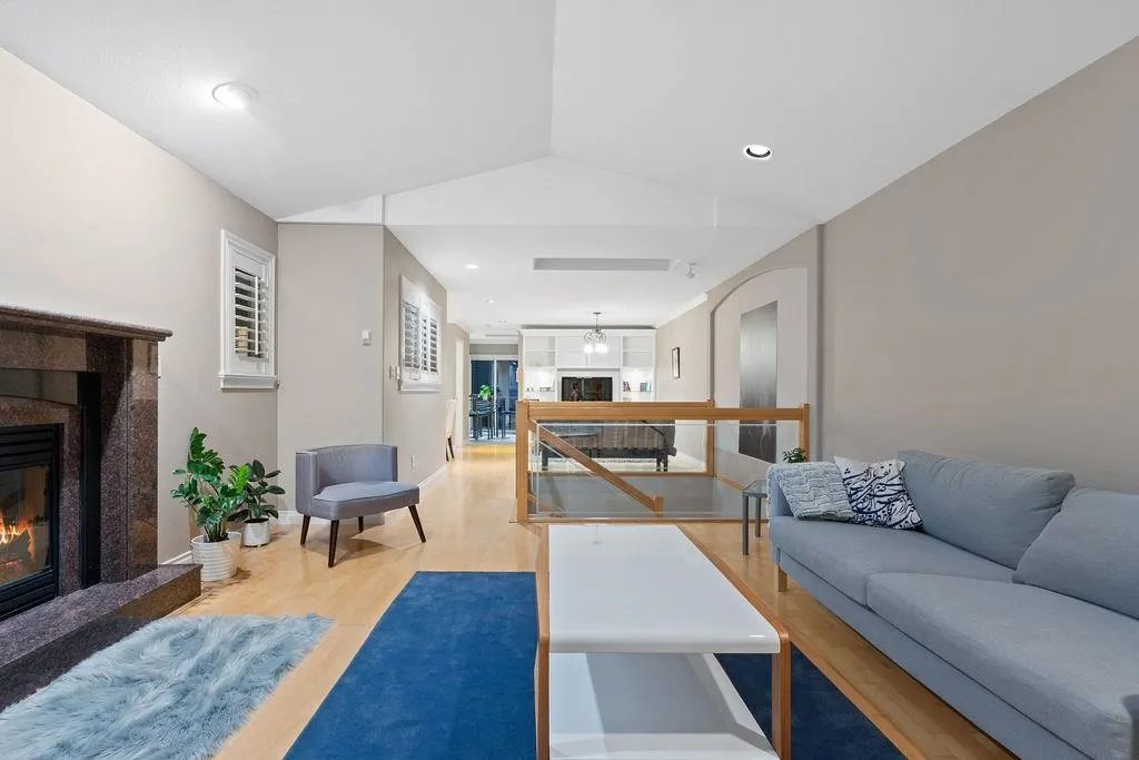 2517 Marine Drive