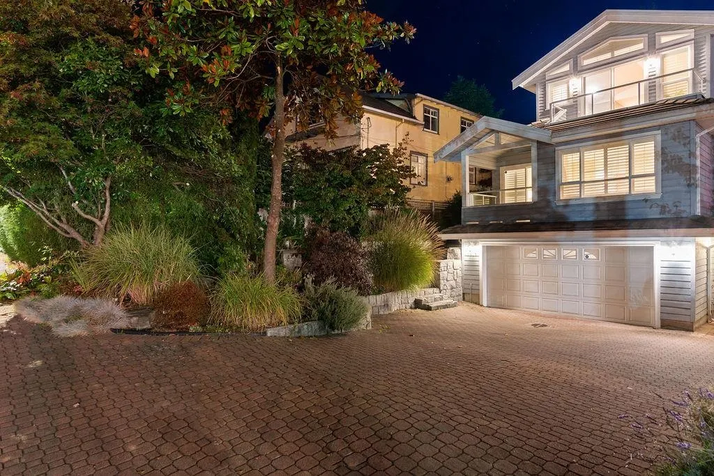 2517 Marine Drive