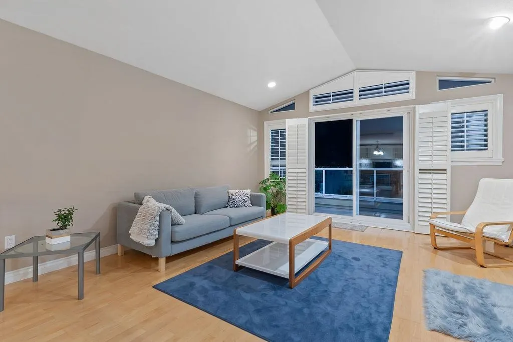 2517 Marine Drive