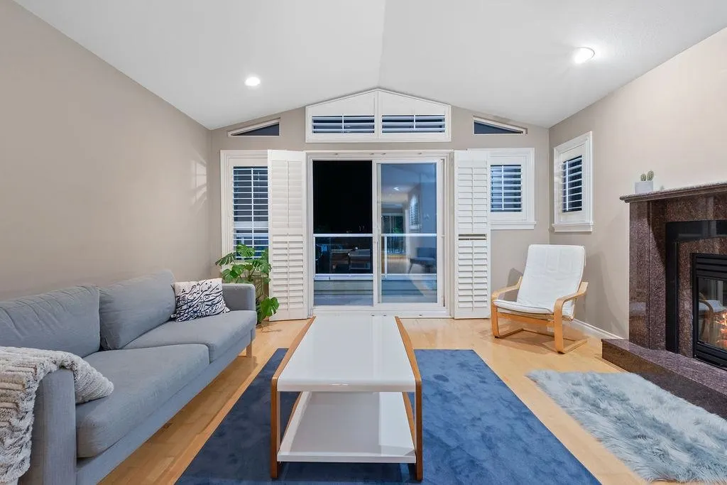2517 Marine Drive