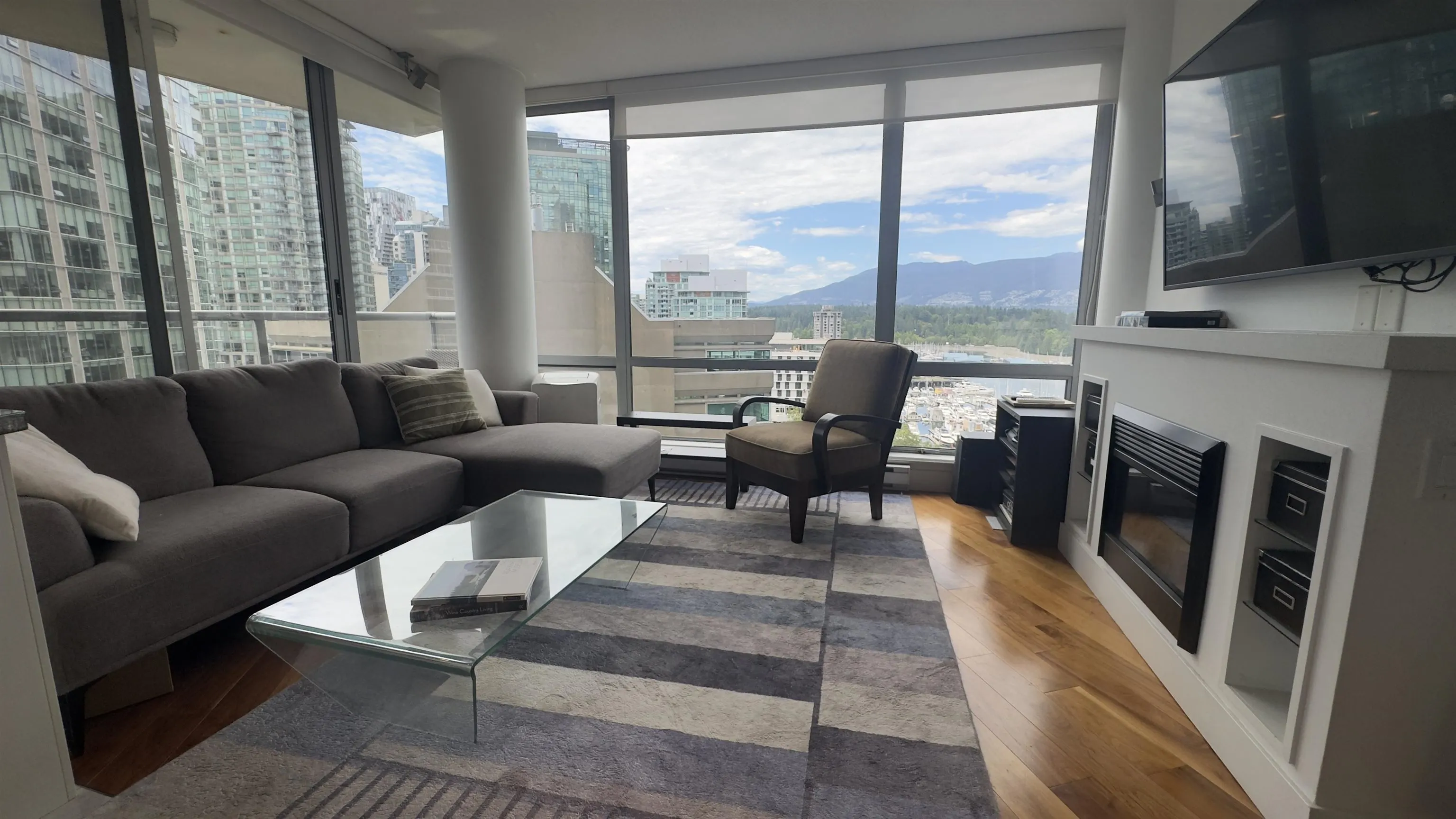 1404 1228 W Hastings Street