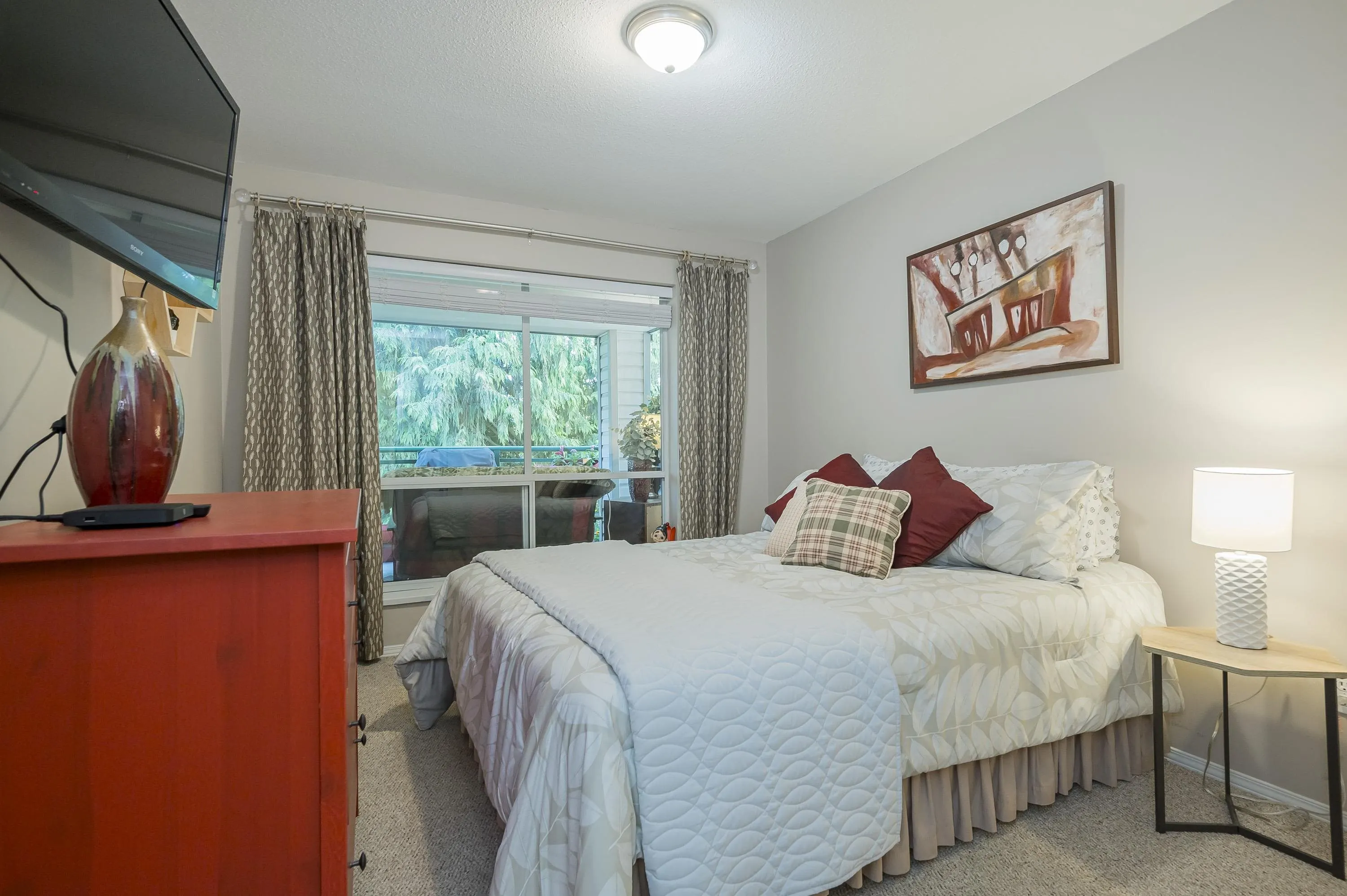210 33280 E Bourquin Crescent