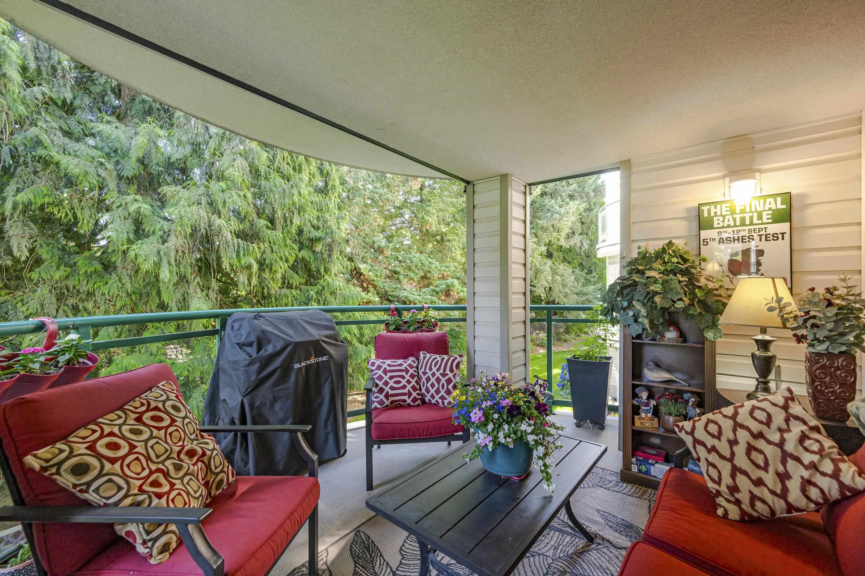 210 33280 E Bourquin Crescent