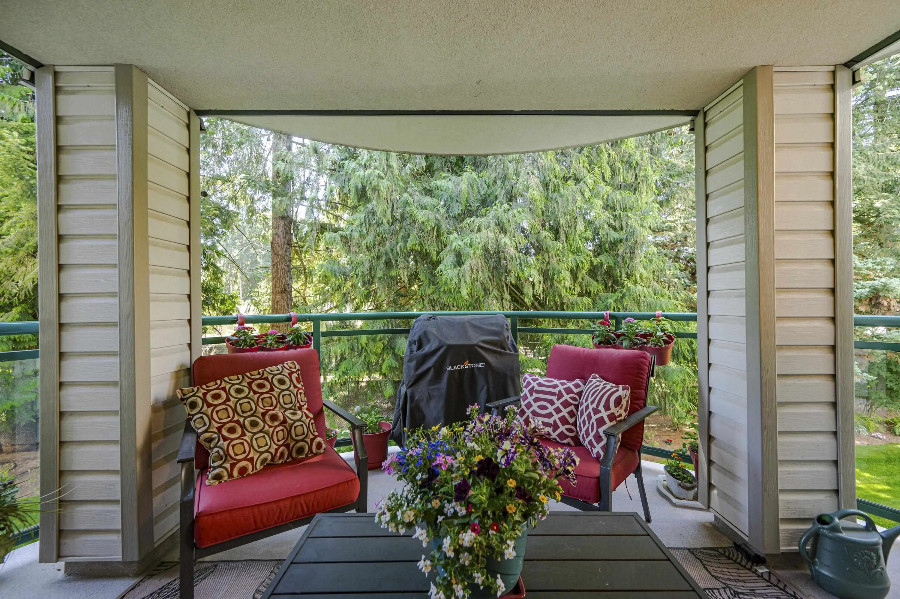 210 33280 E Bourquin Crescent