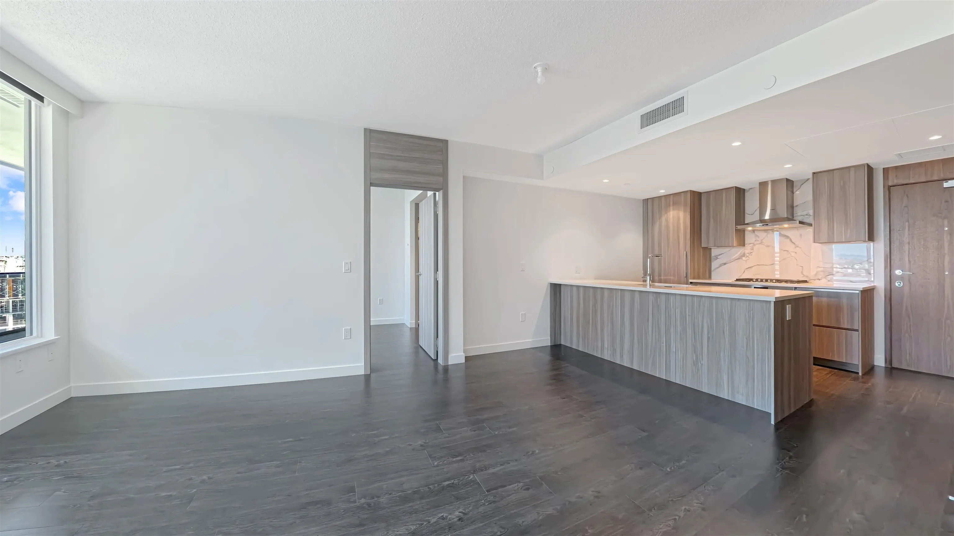 893 8671 Hazelbridge Way