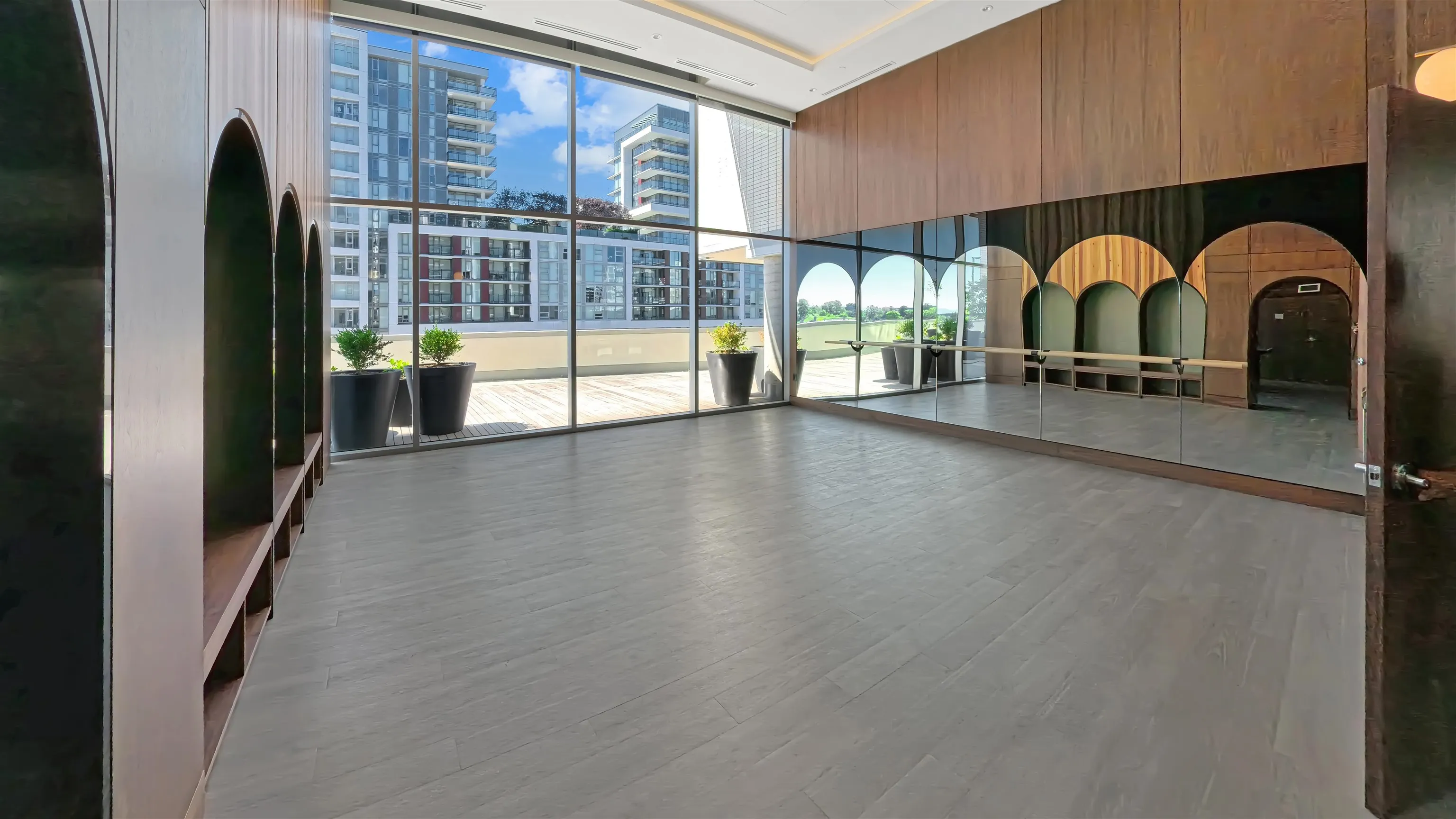 893 8671 Hazelbridge Way