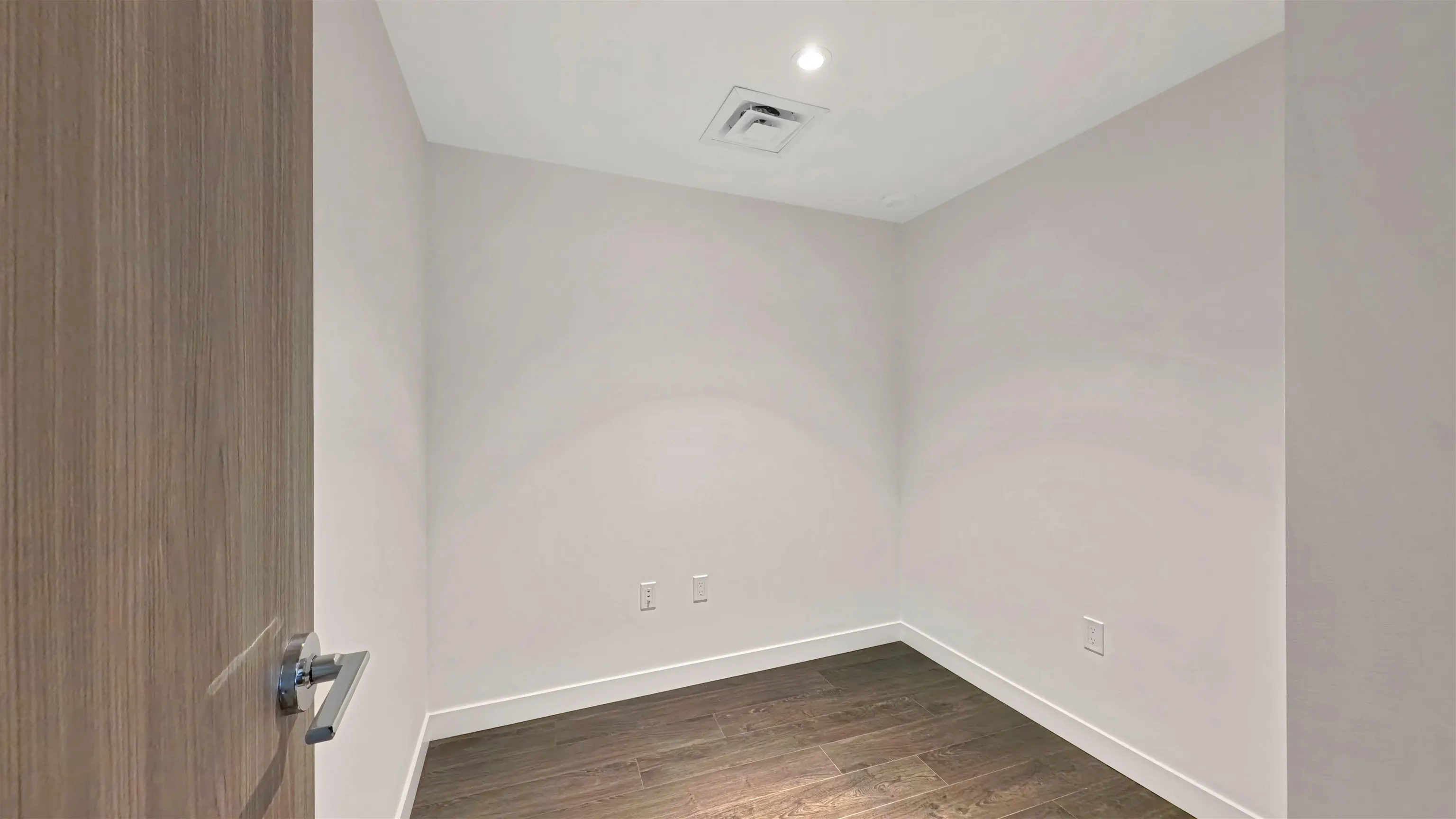 893 8671 Hazelbridge Way