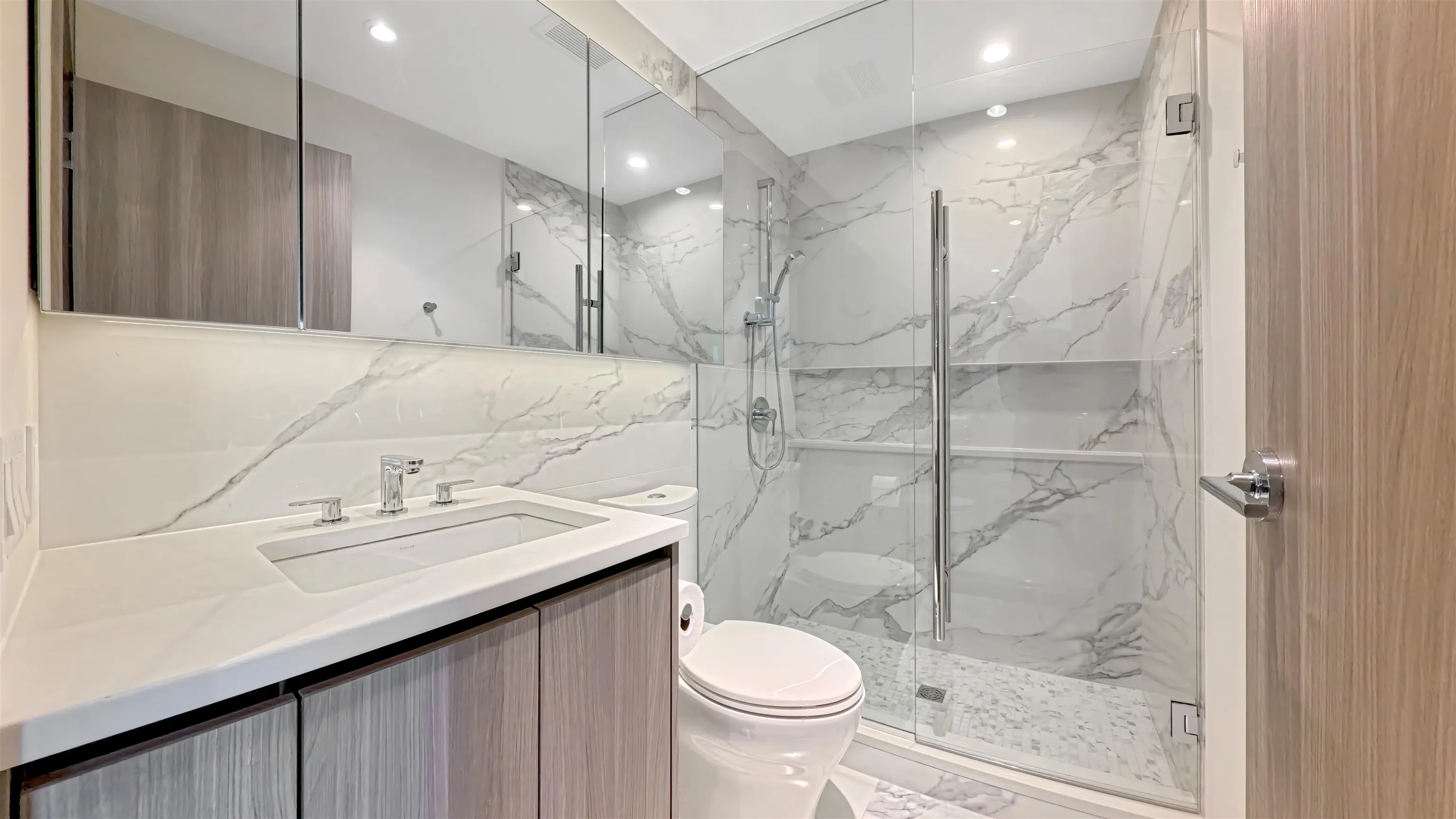 893 8671 Hazelbridge Way