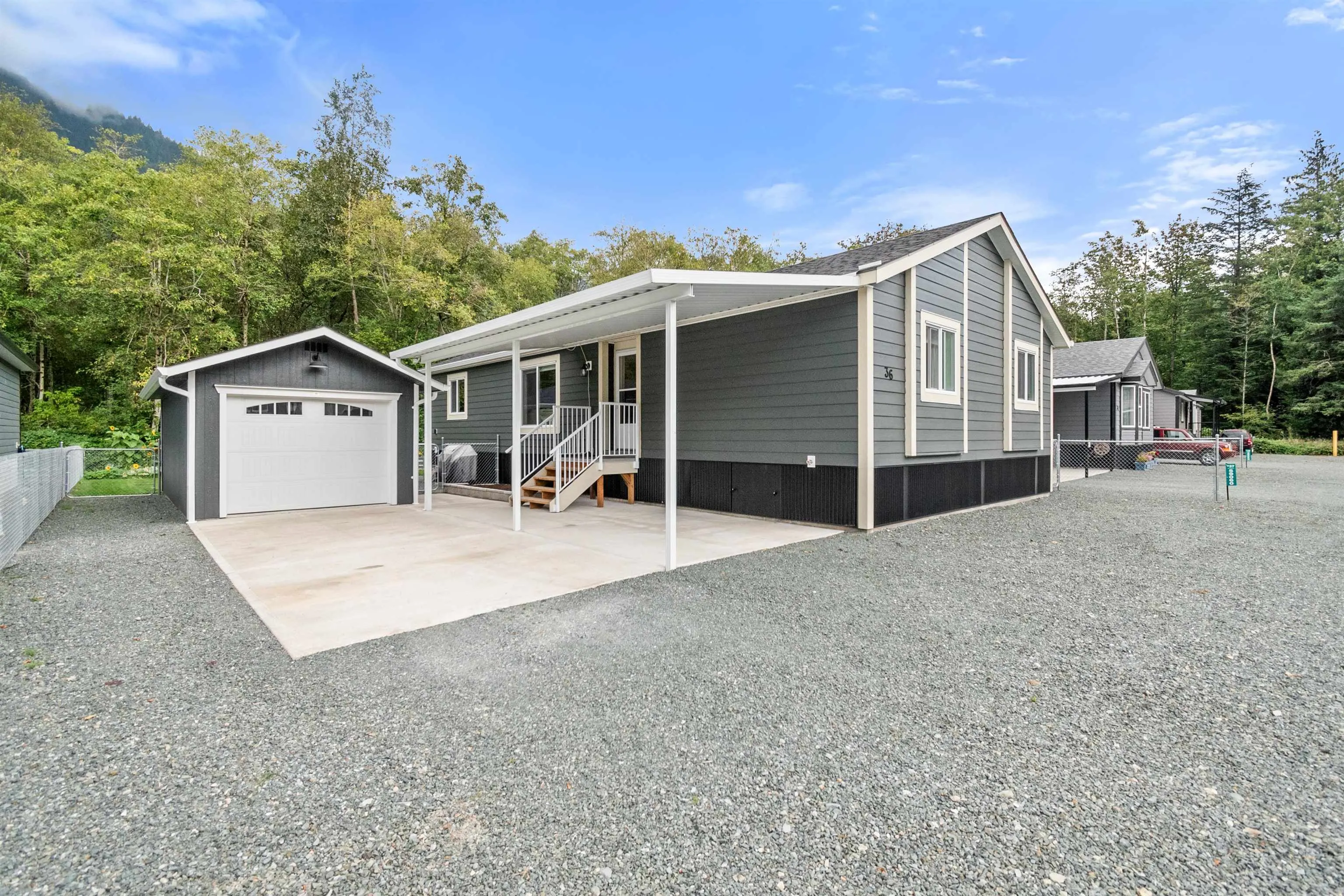 36 59060 Lougheed Highway