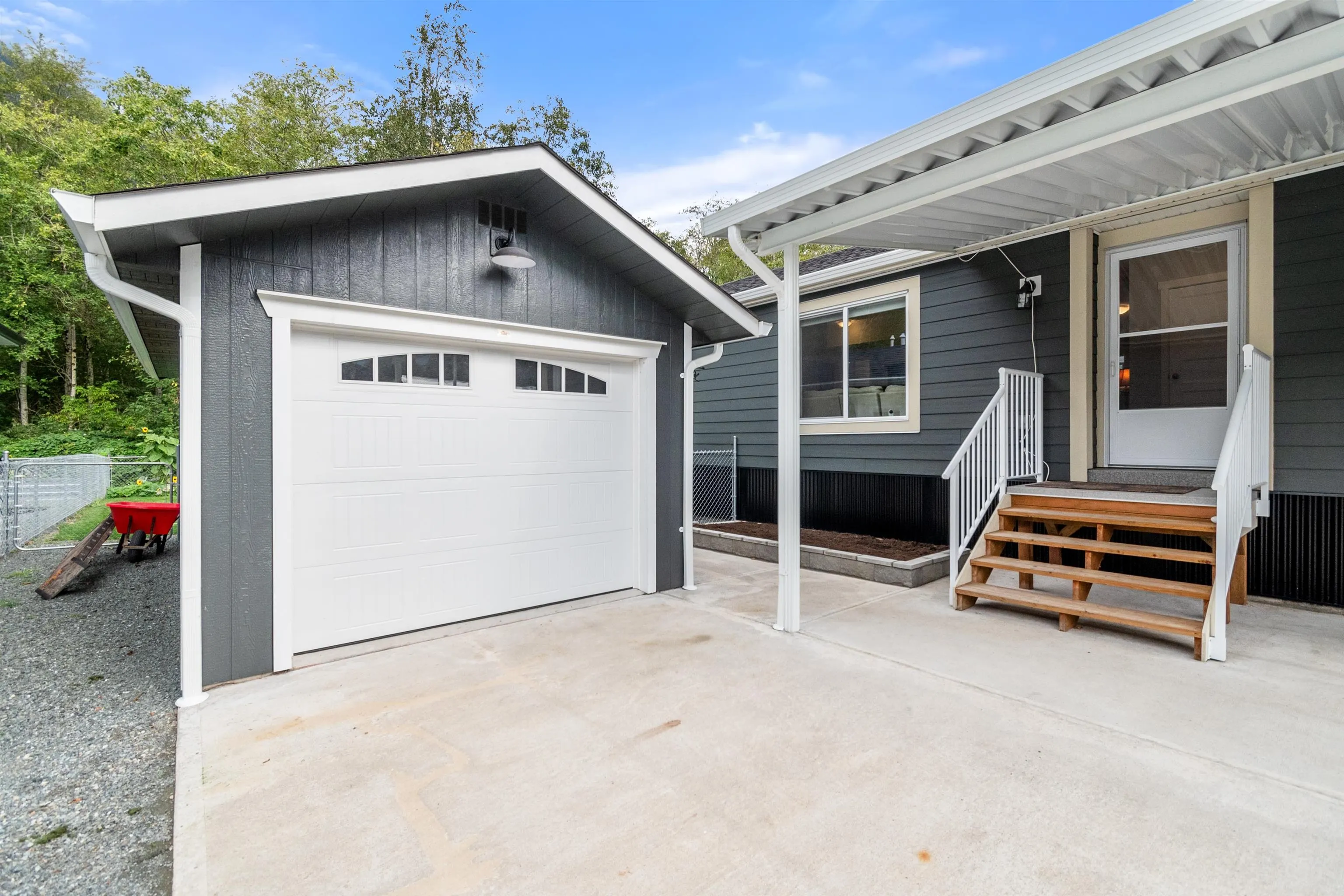 36 59060 Lougheed Highway