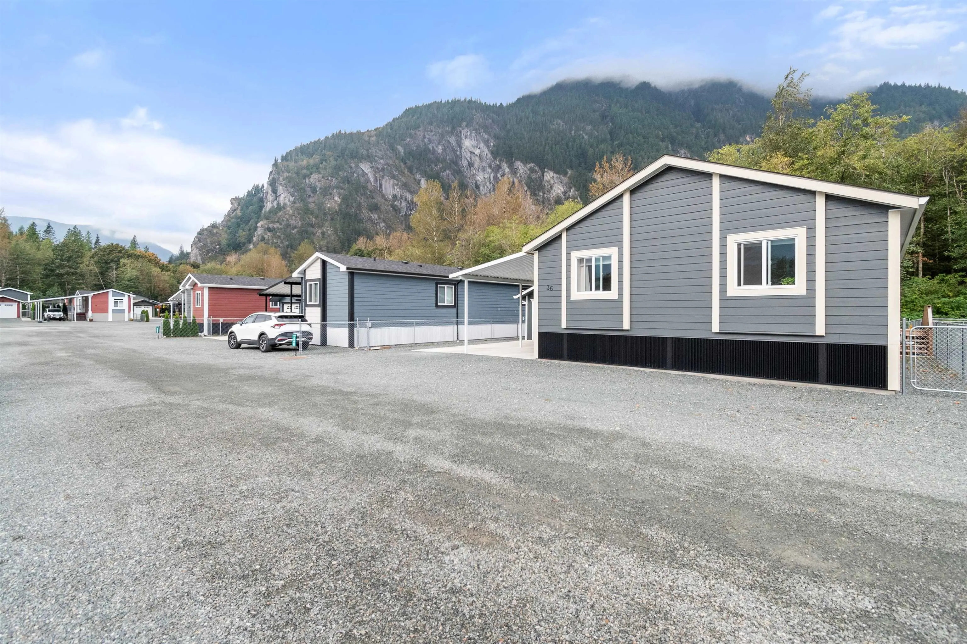 36 59060 Lougheed Highway