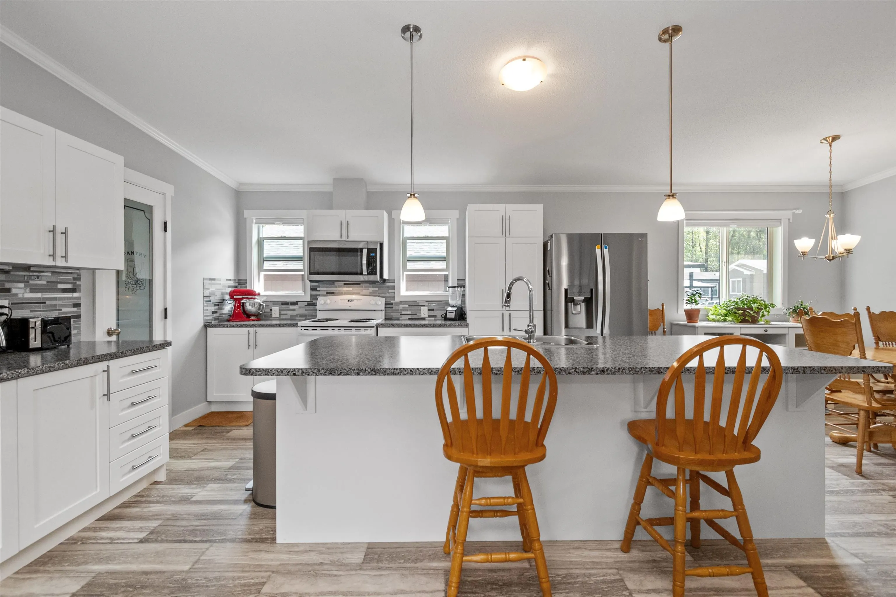 36 59060 Lougheed Highway