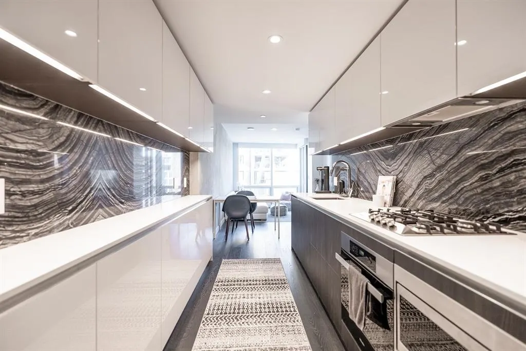 1206 1111 Richards Street