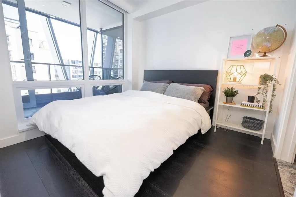 1206 1111 Richards Street