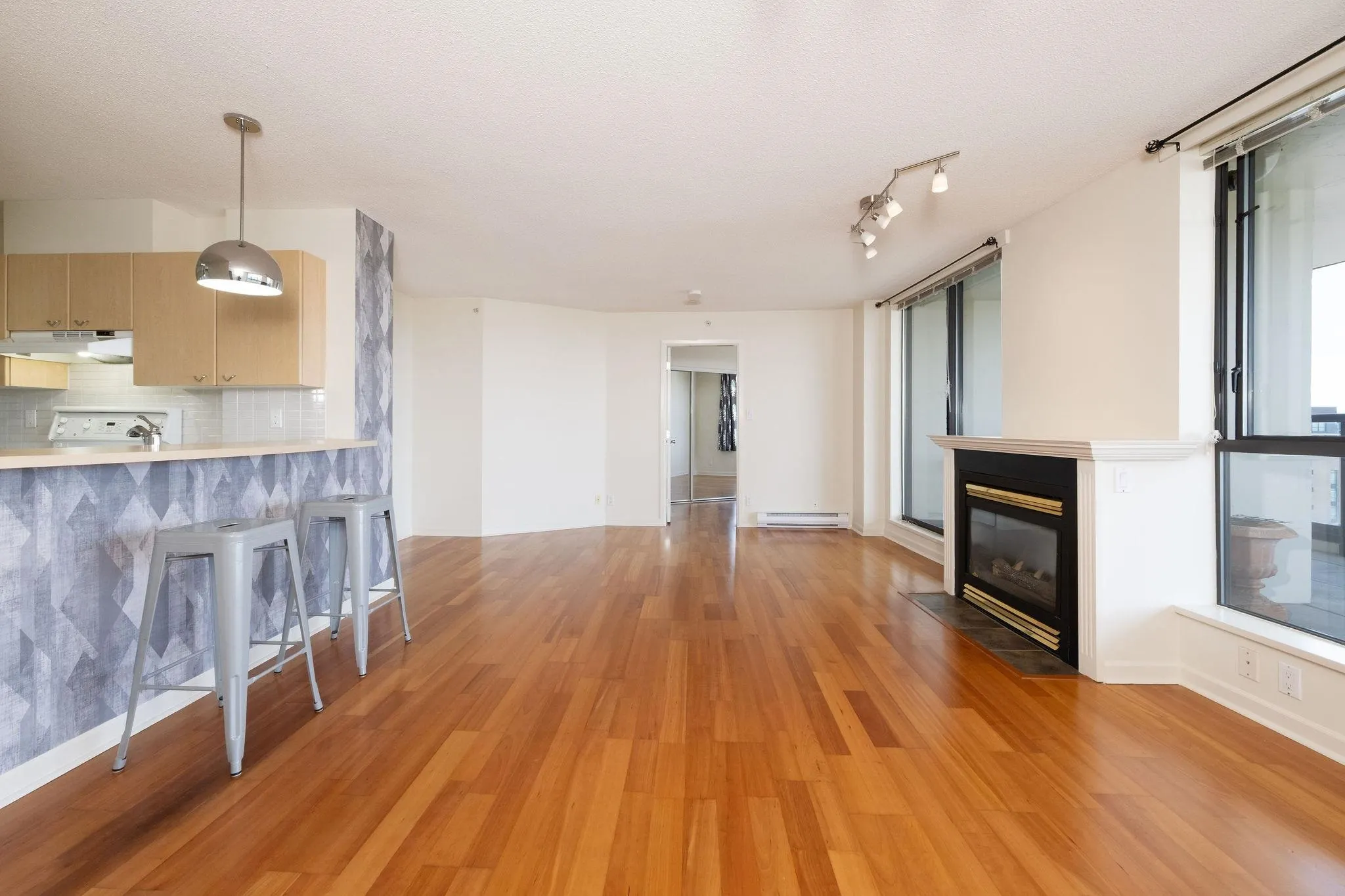 1702 8180 Granville Avenue