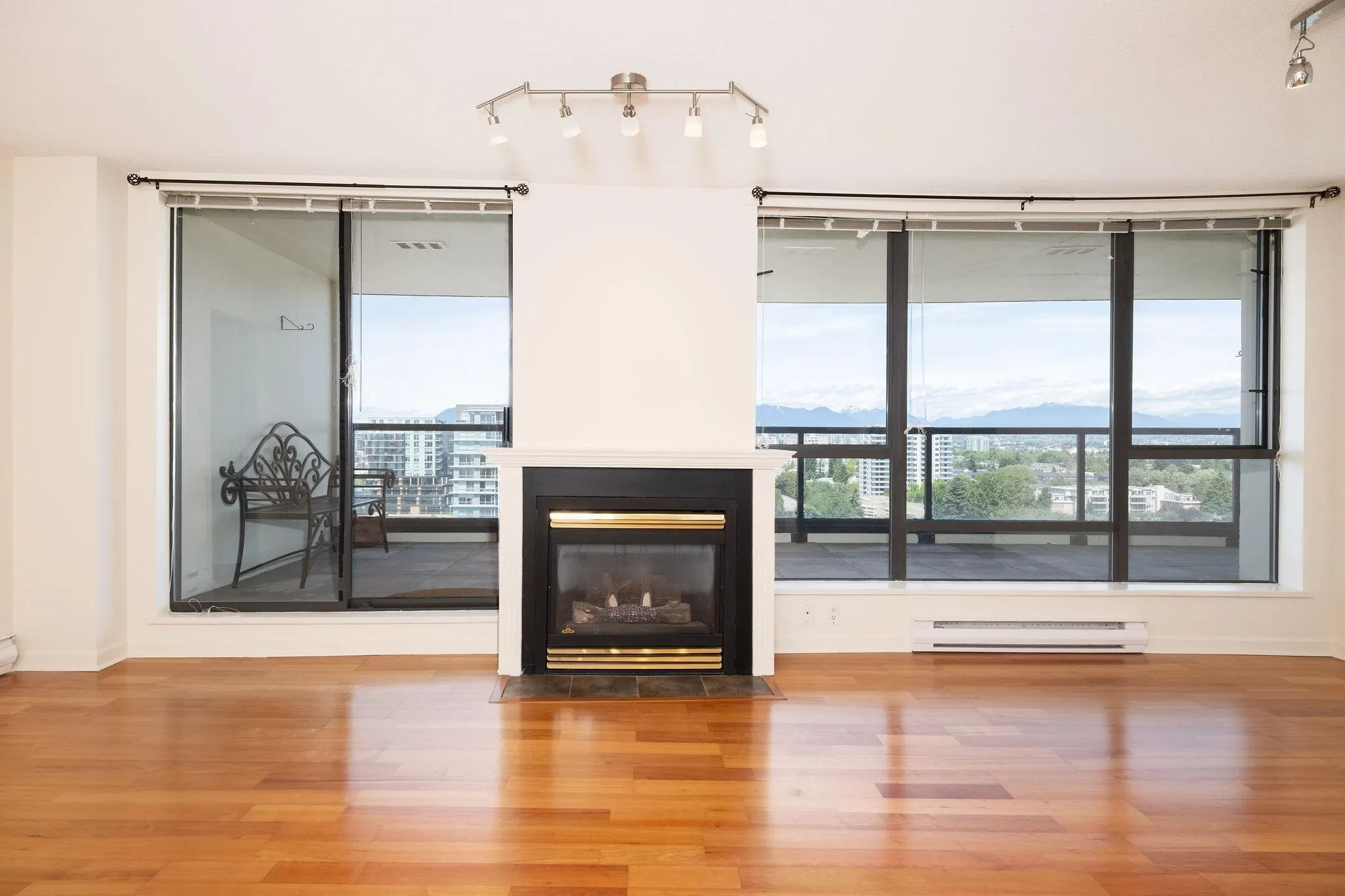 1702 8180 Granville Avenue