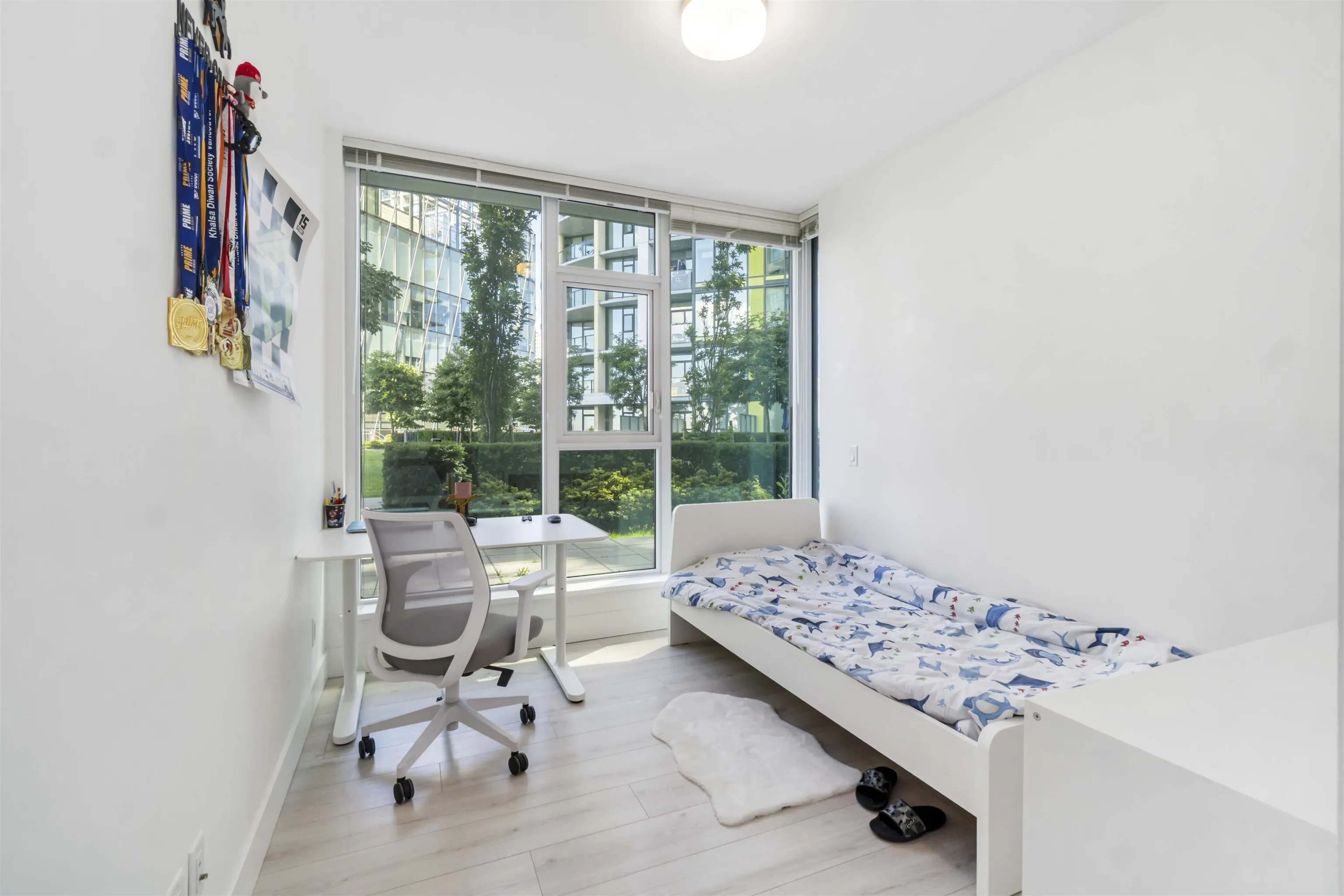 402 7388 Kingsway