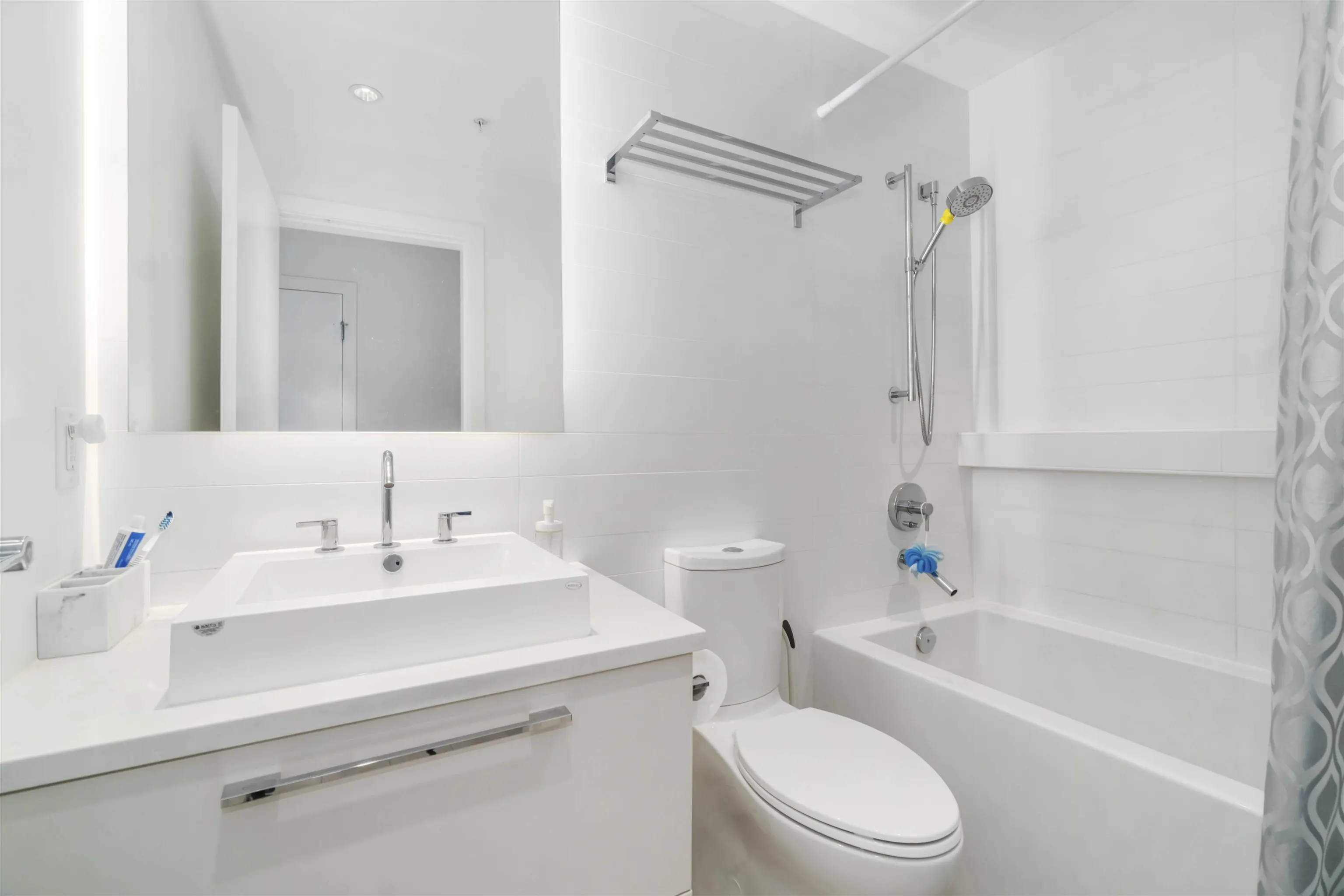 402 7388 Kingsway