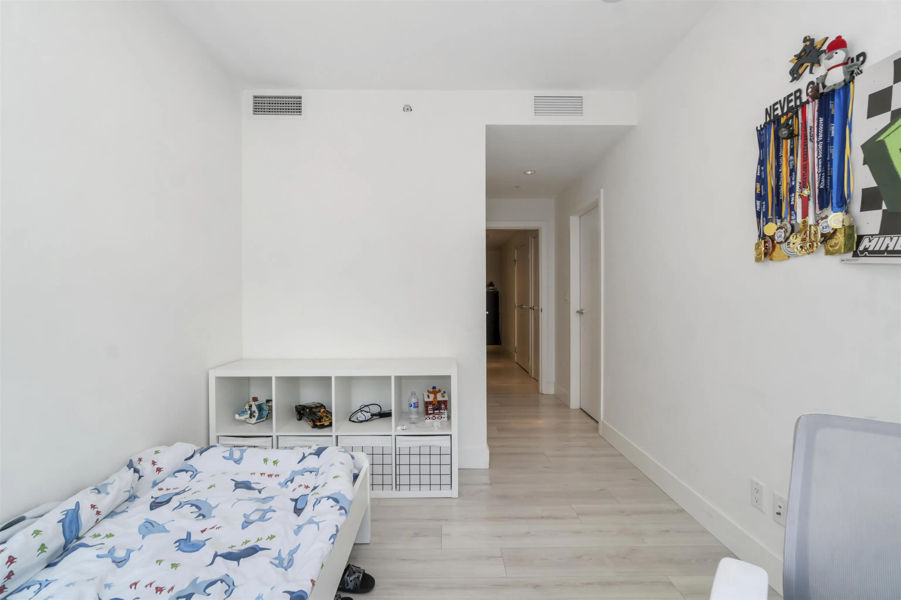 402 7388 Kingsway