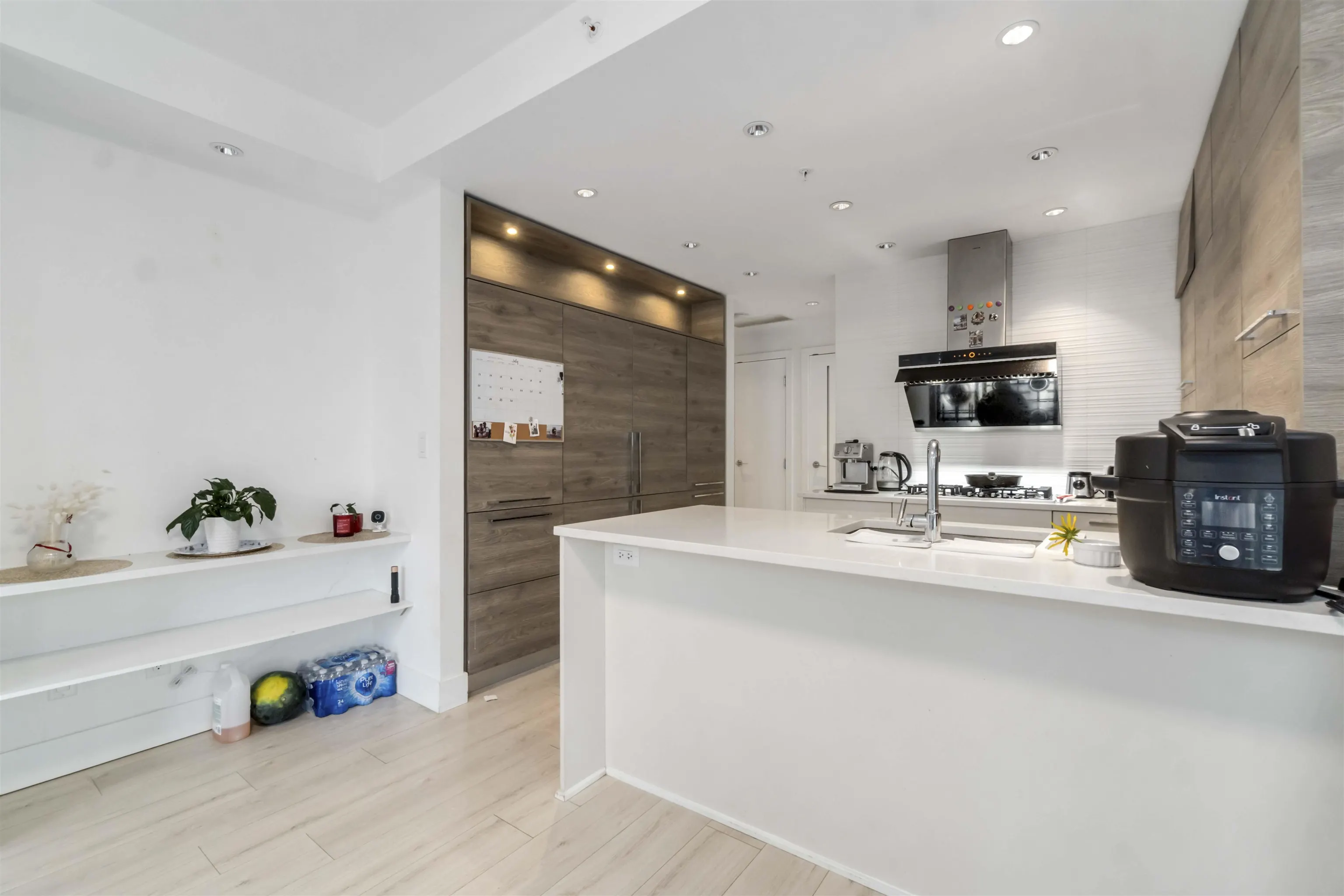 402 7388 Kingsway