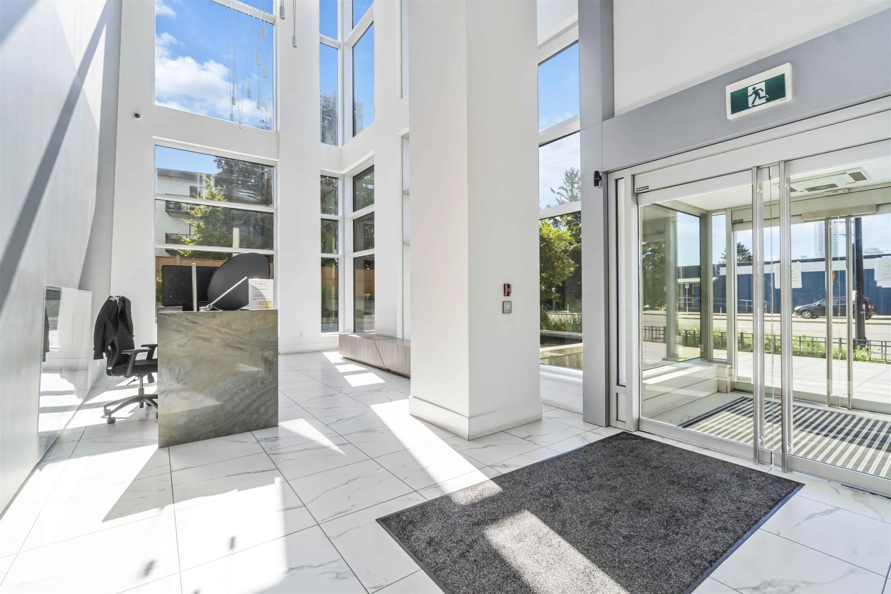 402 7388 Kingsway