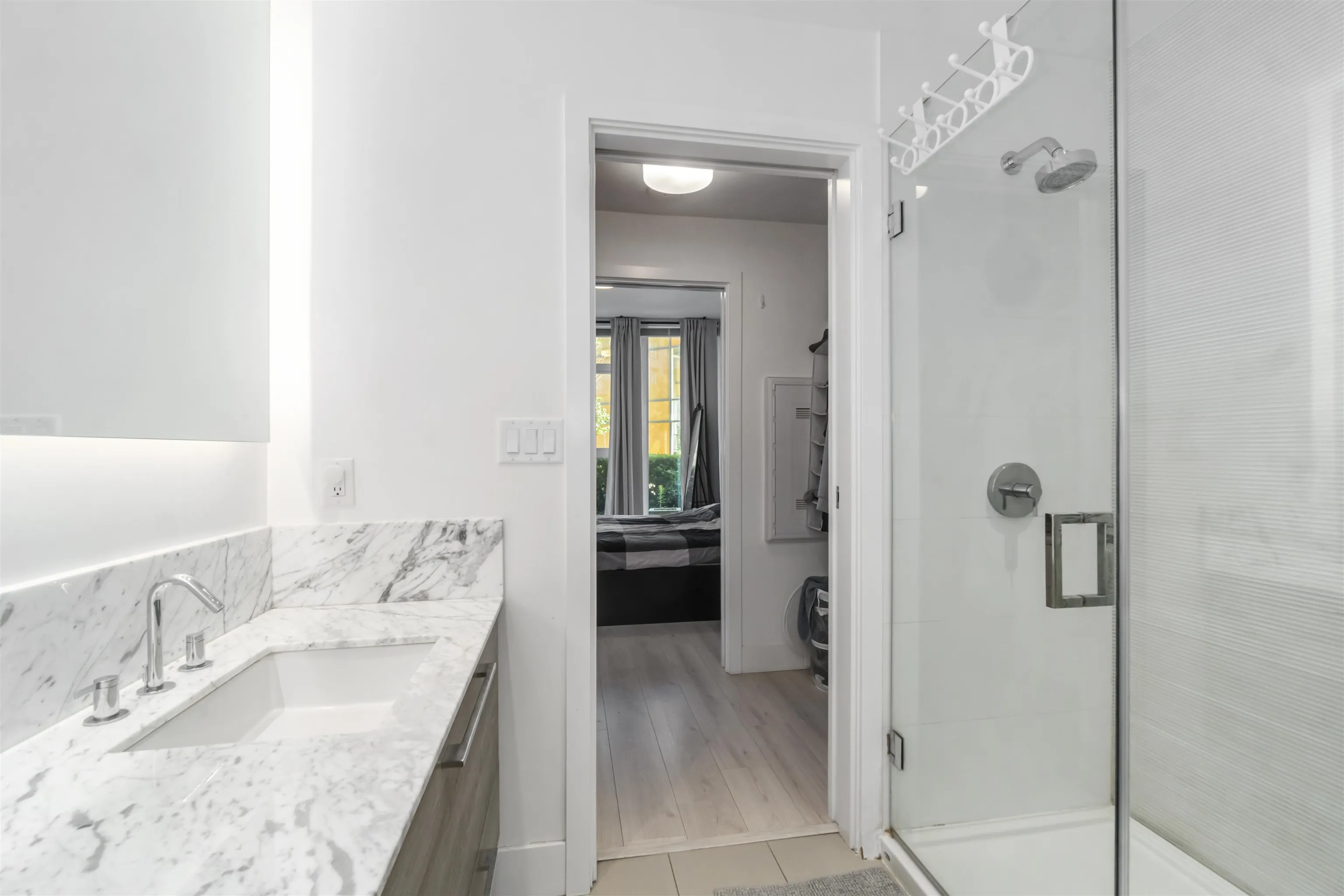 402 7388 Kingsway